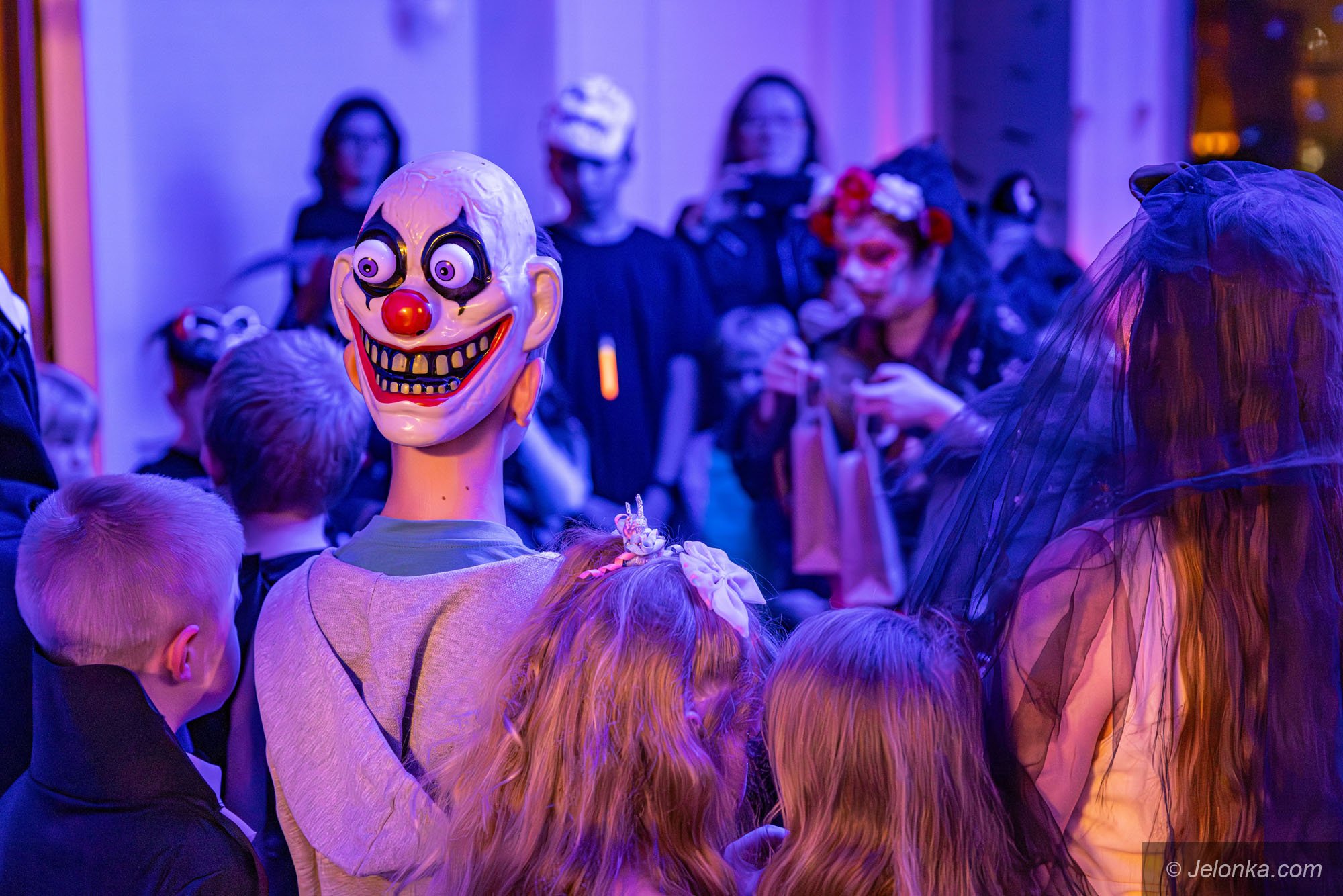 dzieci-i-halloween-na-zameczku-128715