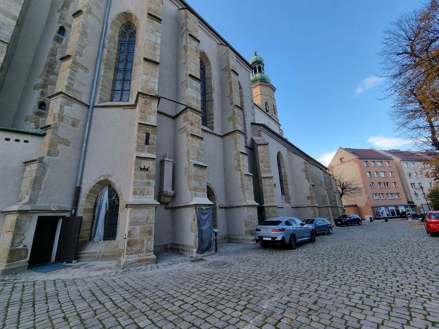 odsoniecie-gotyckiego-portalu-bazyliki-128784