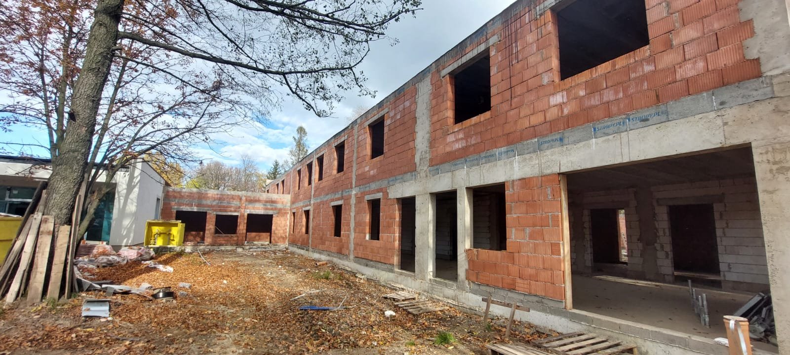 prace-przy-kompleksie-dla-seniorow-128847