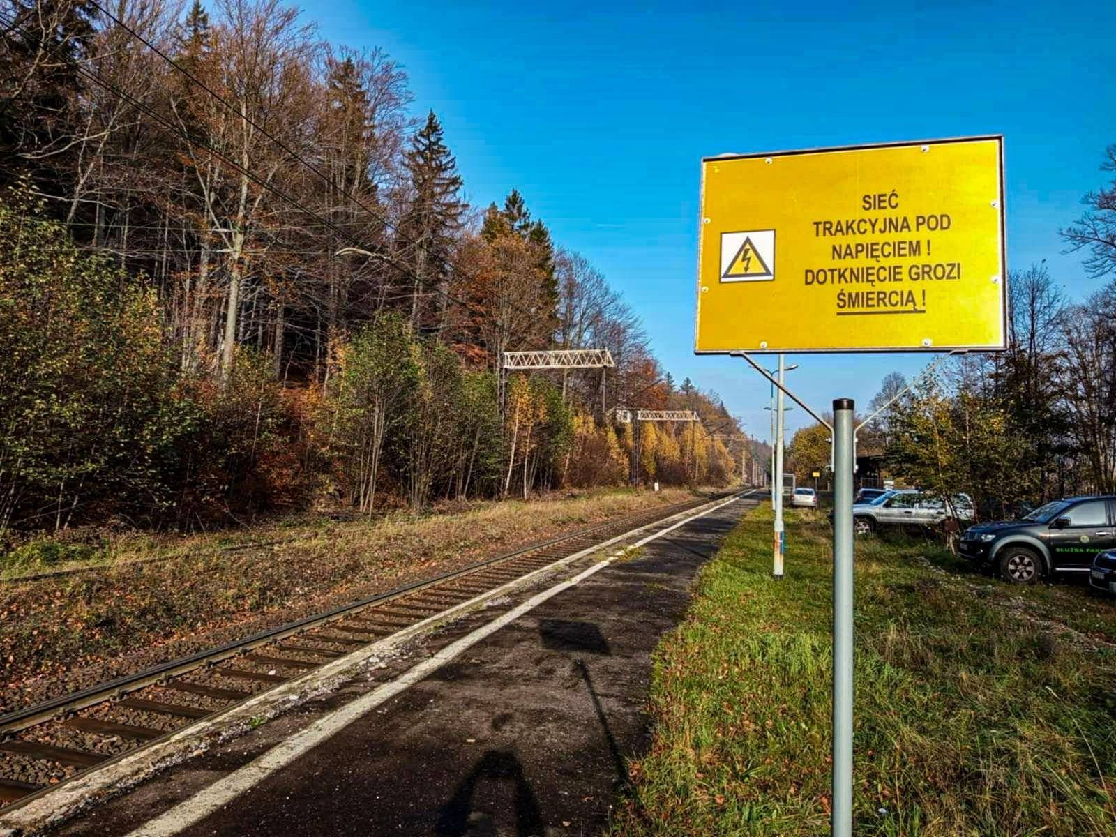 Skradziono ok. pół kilometra kabli w tym miejscu.