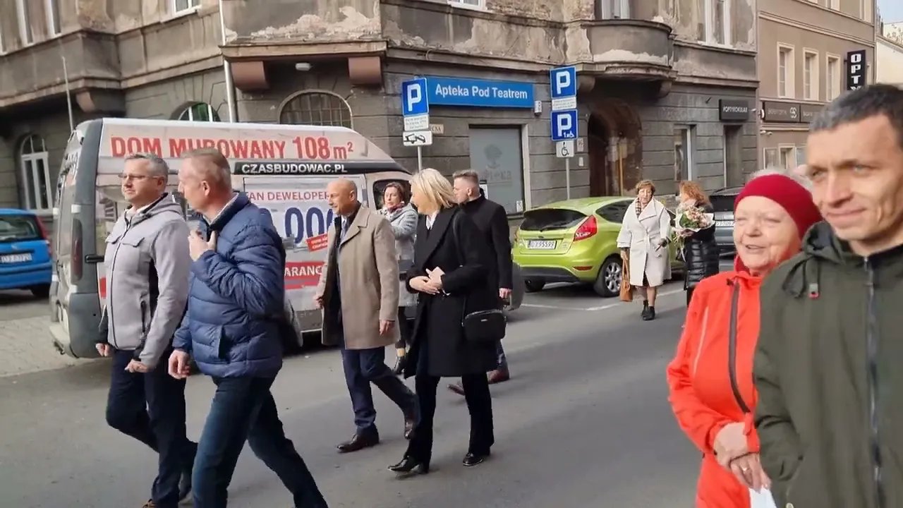 sztandar-na-jubileusz-pogotowia-ratunkowego-128900
