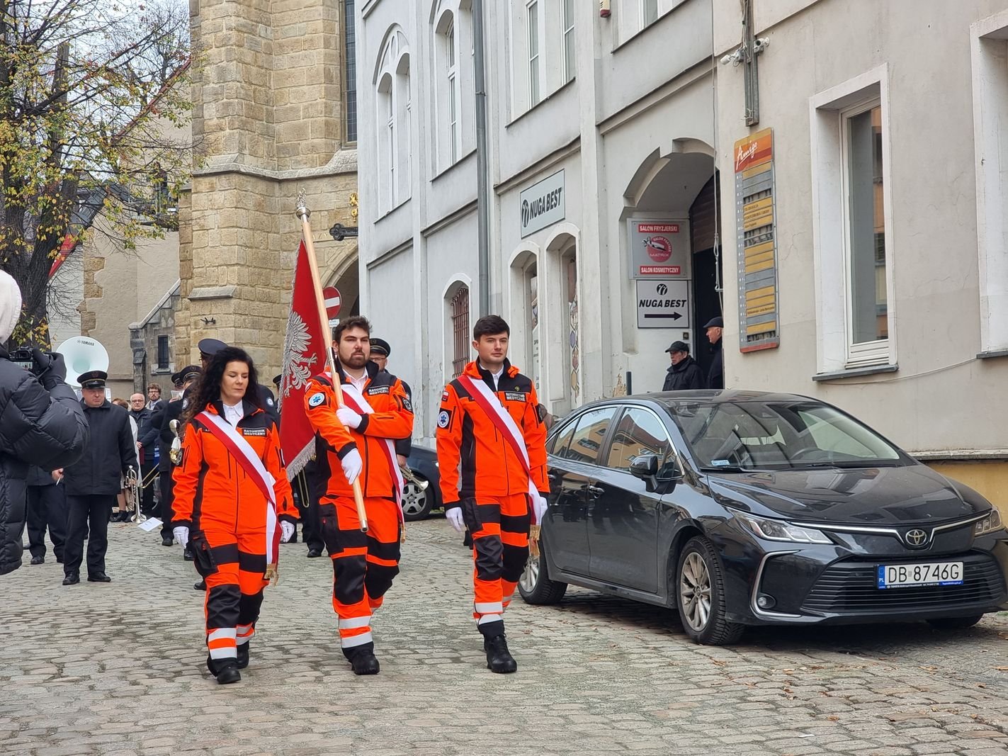 sztandar-na-jubileusz-pogotowia-ratunkowego-128900