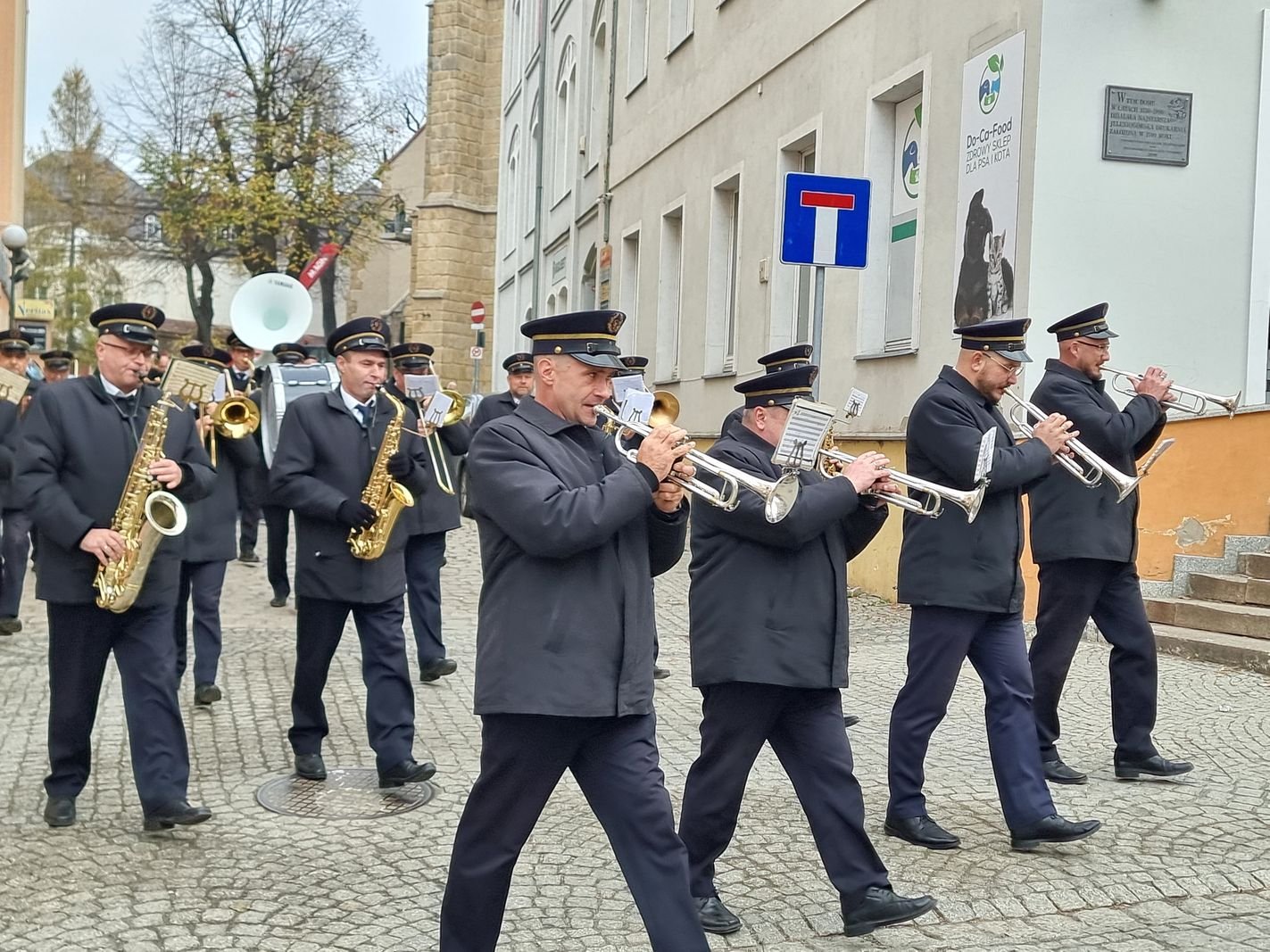 sztandar-na-jubileusz-pogotowia-ratunkowego-128900