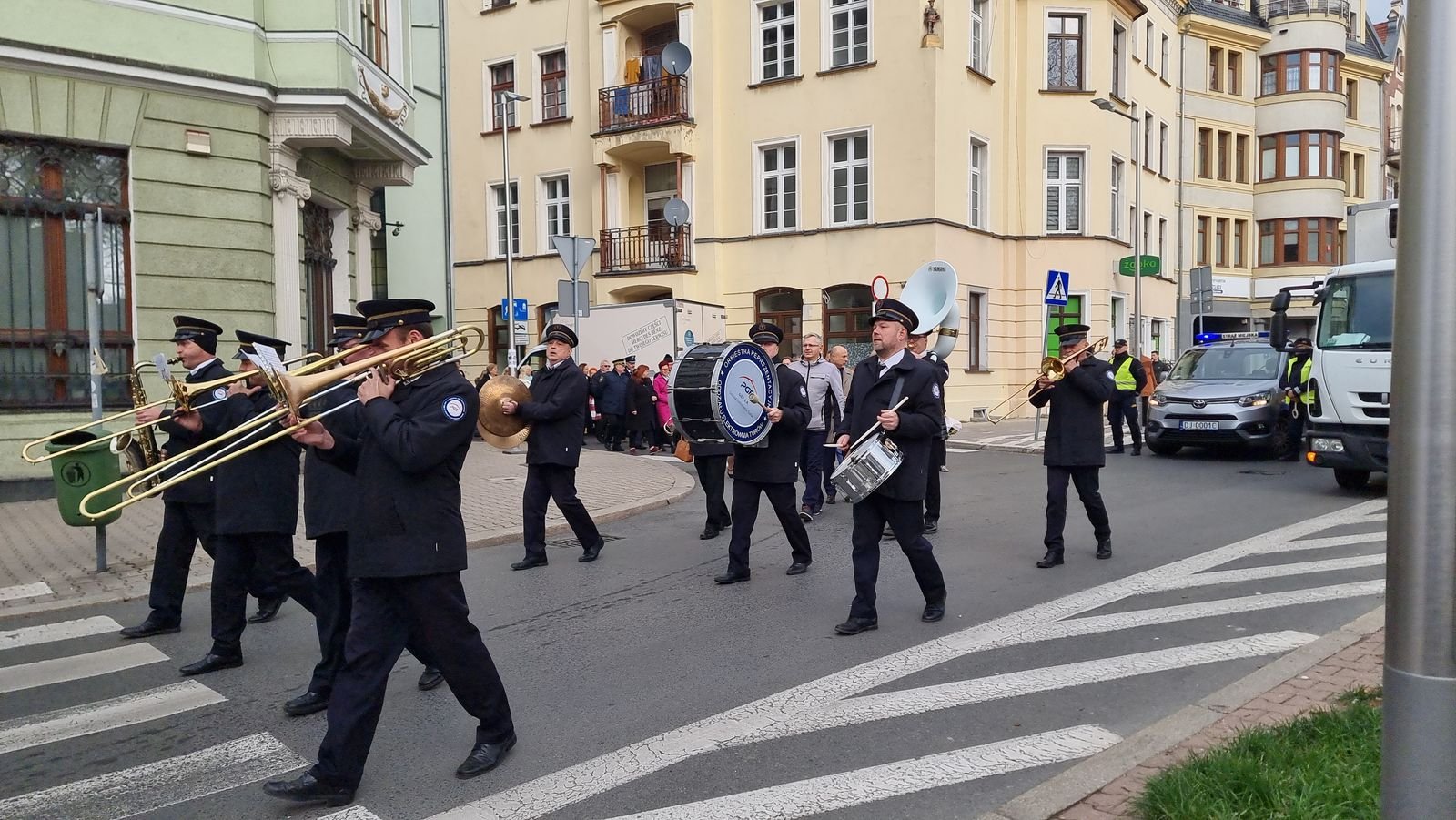 sztandar-na-jubileusz-pogotowia-ratunkowego-128900