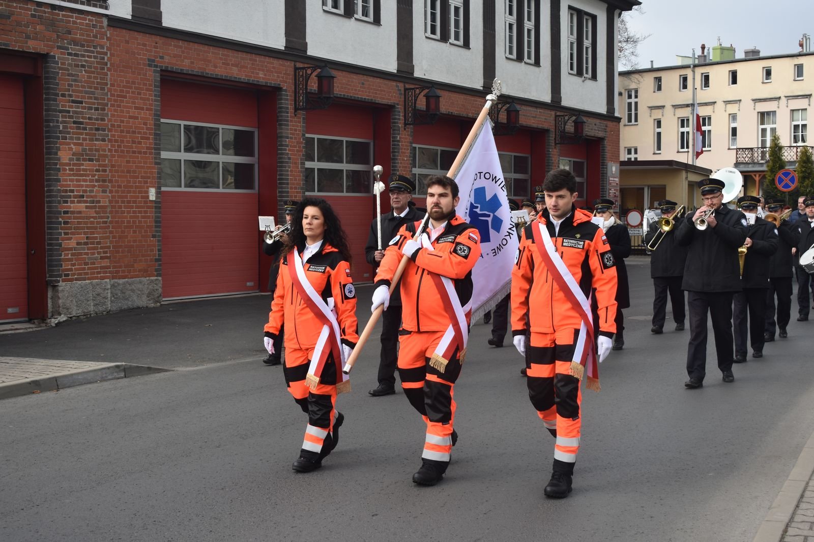 sztandar-na-jubileusz-pogotowia-ratunkowego-128900