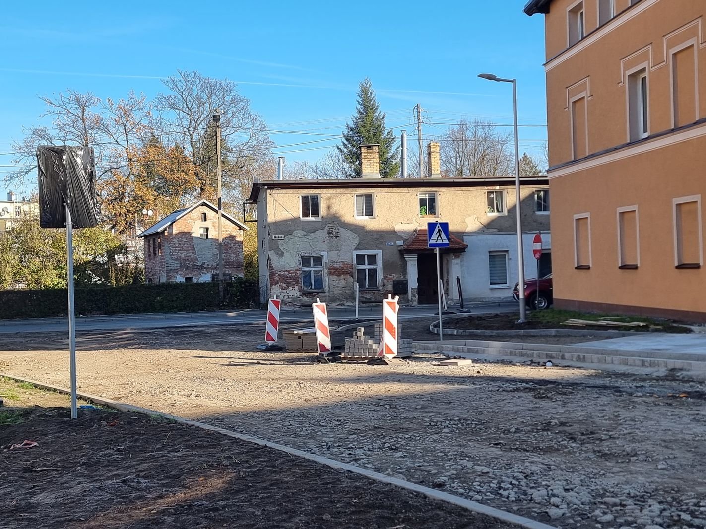 jesien-na-przebudowie-placu-128905