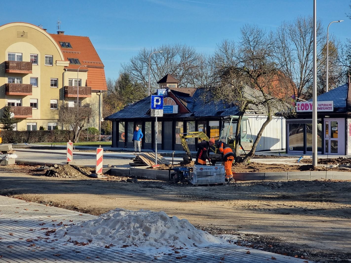 jesien-na-przebudowie-placu-128905