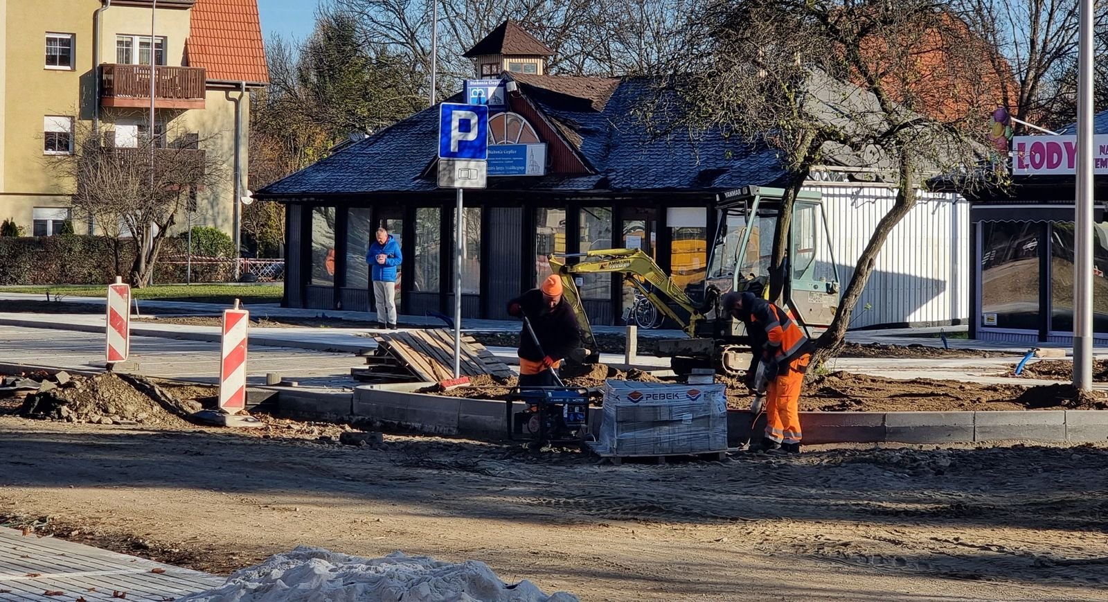 jesien-na-przebudowie-placu-128905