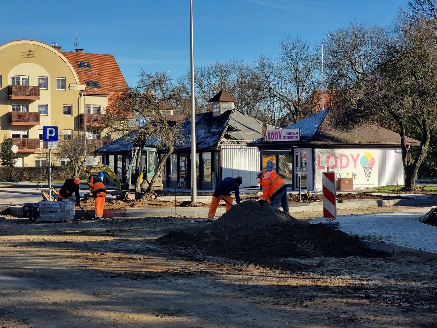 jesien-na-przebudowie-placu-128905