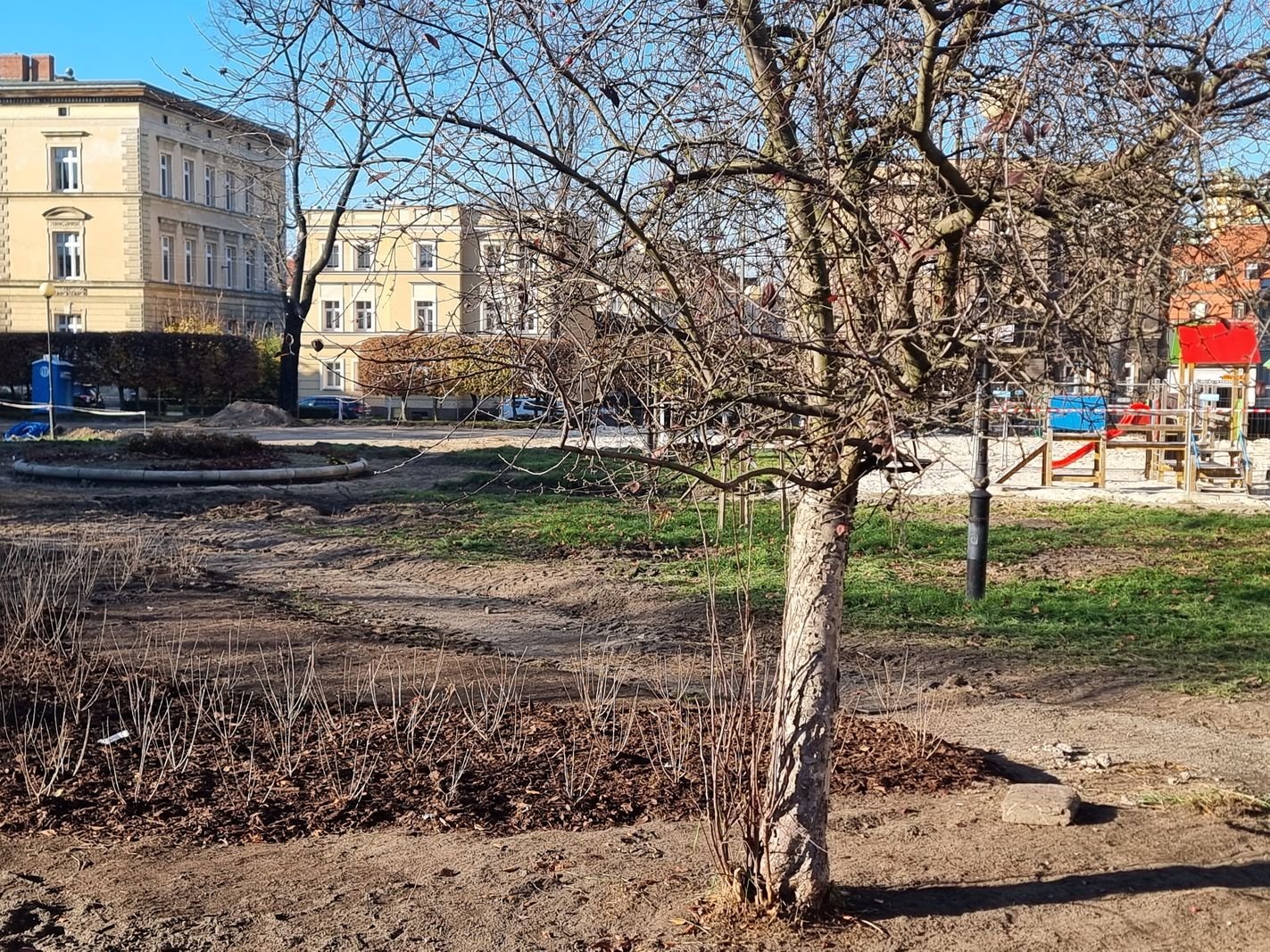 bedzie-nowy-plac-zabaw-i-fontanna-128940
