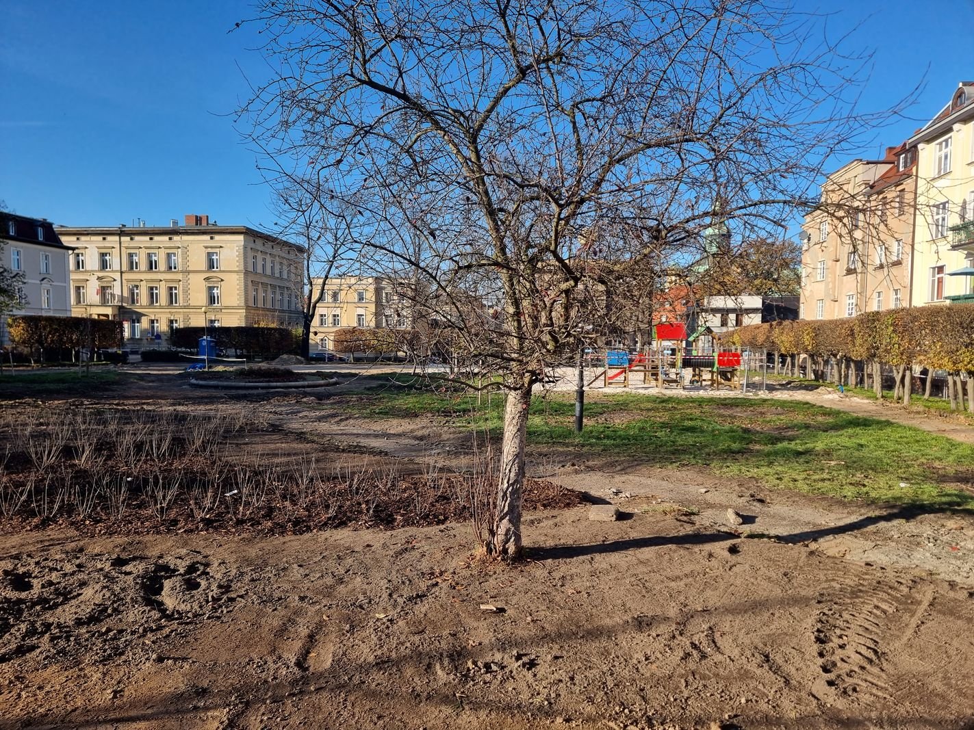 bedzie-nowy-plac-zabaw-i-fontanna-128940