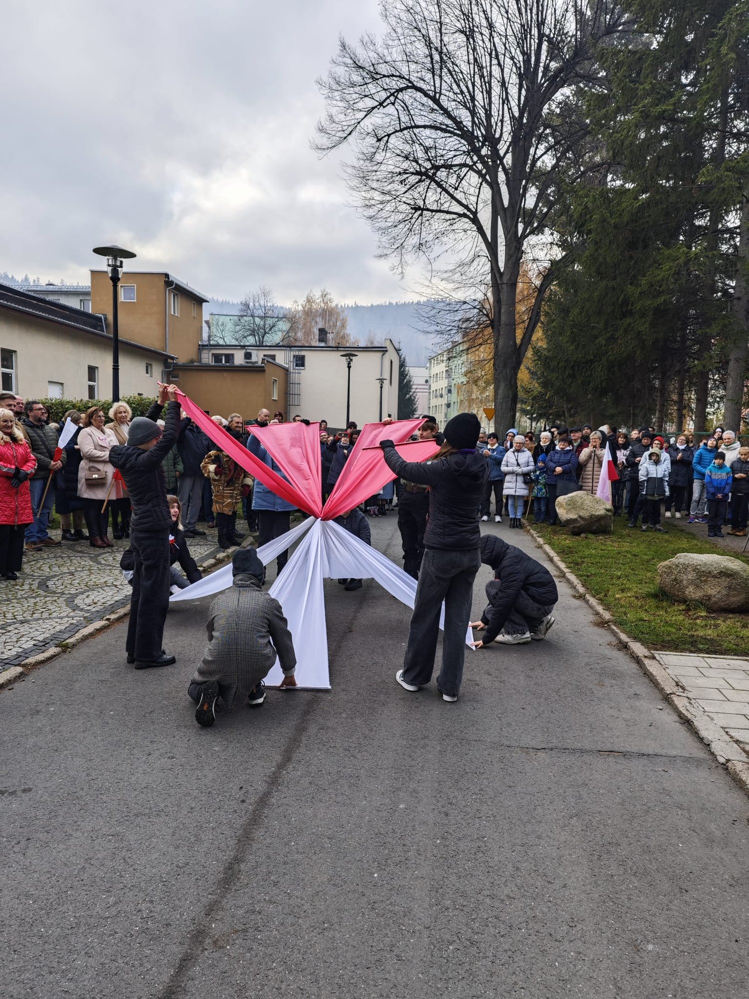 pochod-oraz-piknik-na-swieto-niepodlegosci-128948
