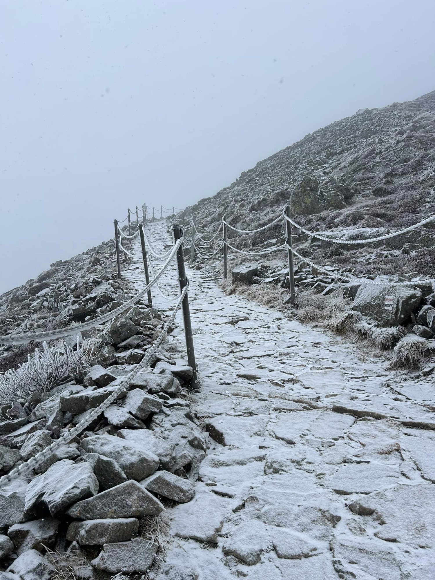 pierwszy-snieg-w-jeleniej-gorze-a-drugi-w-karkonoszach-128988