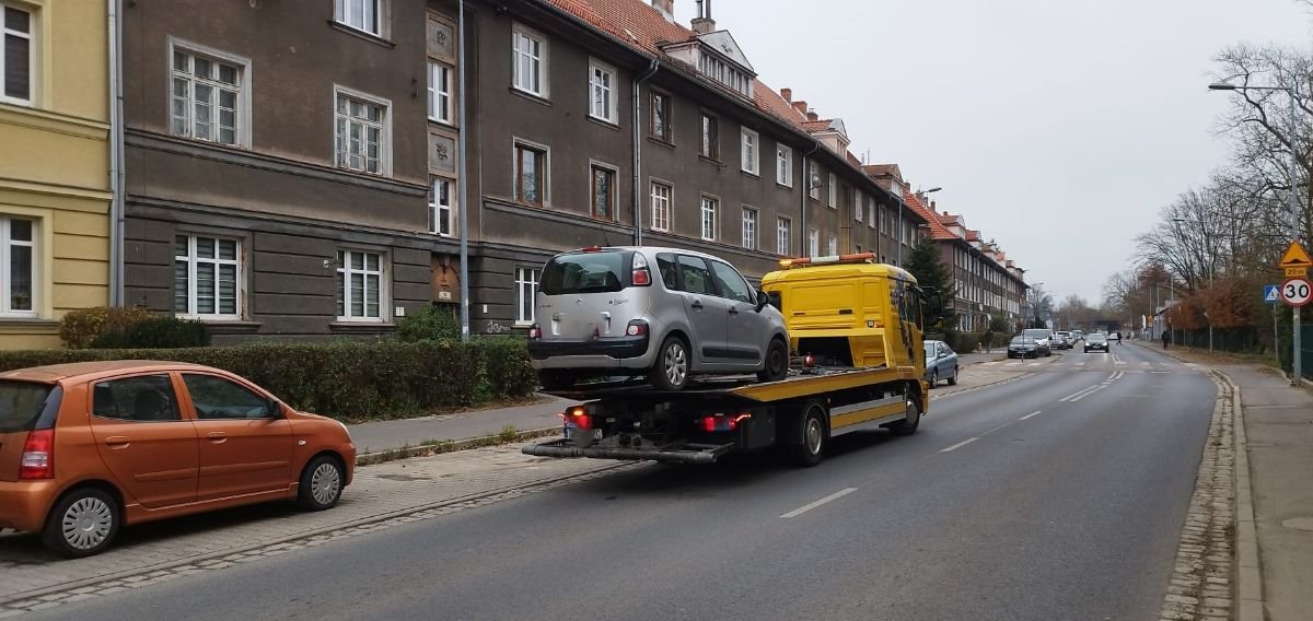 znikney-dwa-auto-wraki-129080