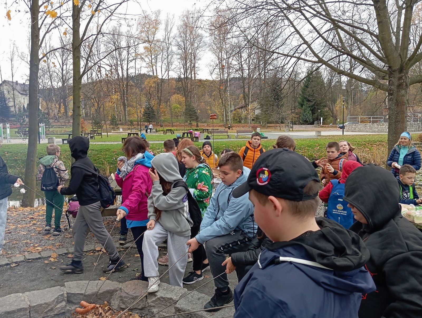 uczniowie-sprzatali-rudawy-janowickie-129122