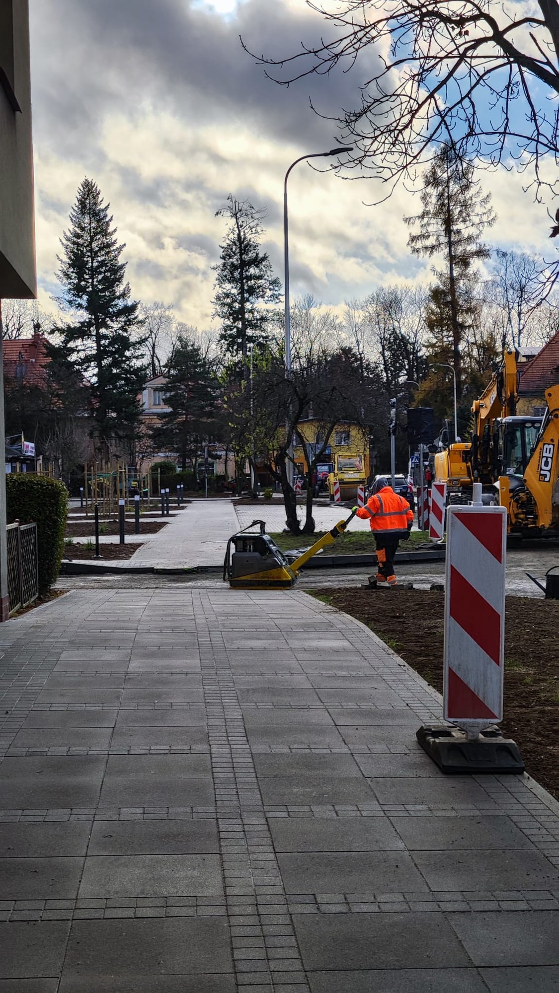 konczy-sie-przebudowa-placu-kombatantow-129137