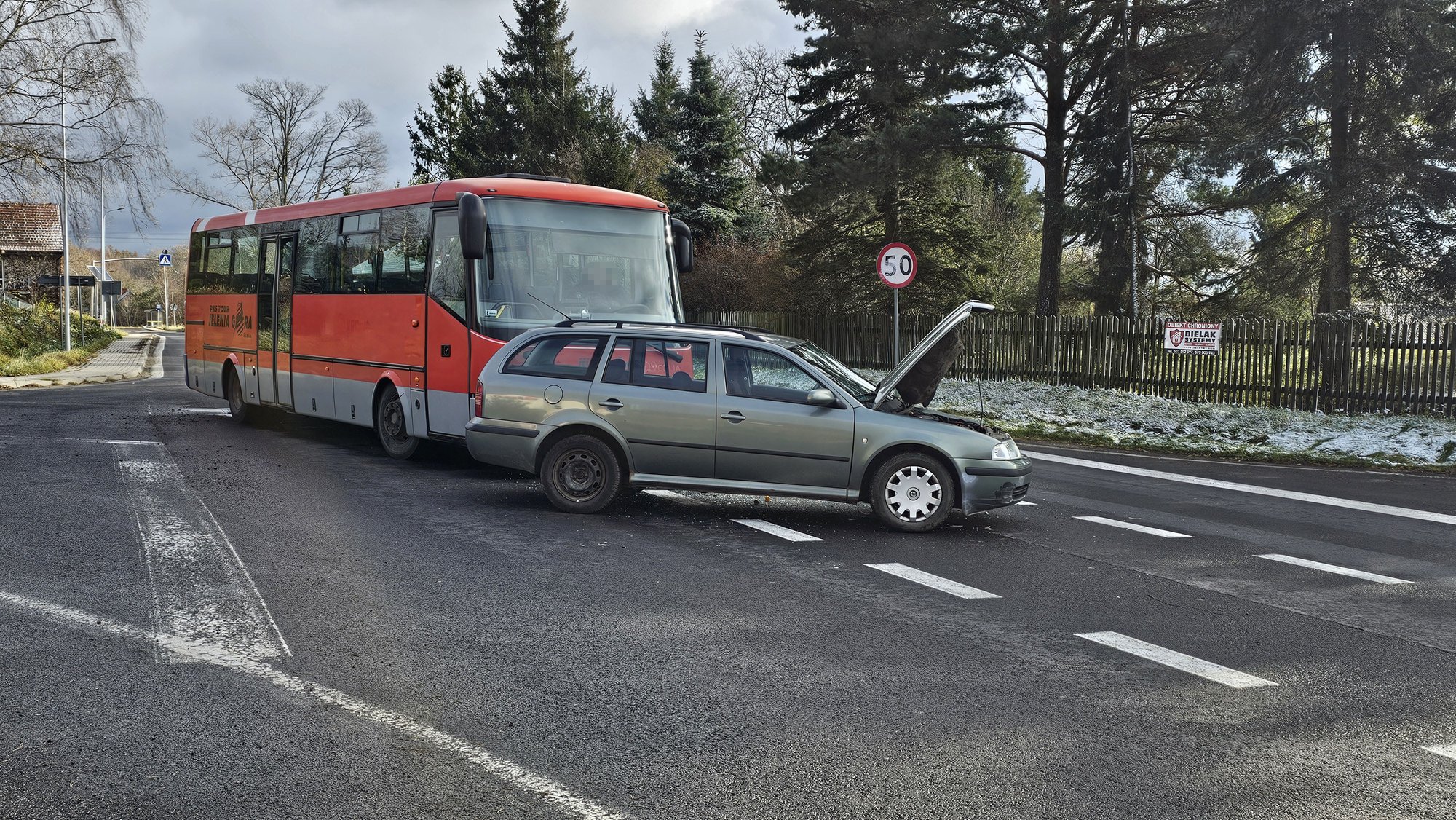 kolizja-z-autobusem-129166