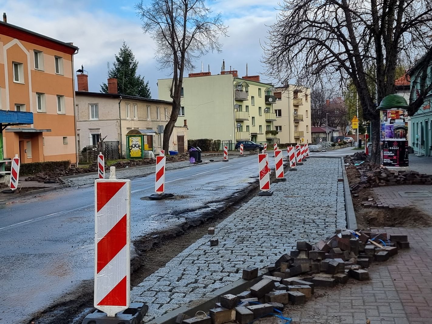 drogowcy-remontuja-cieplicka-129244