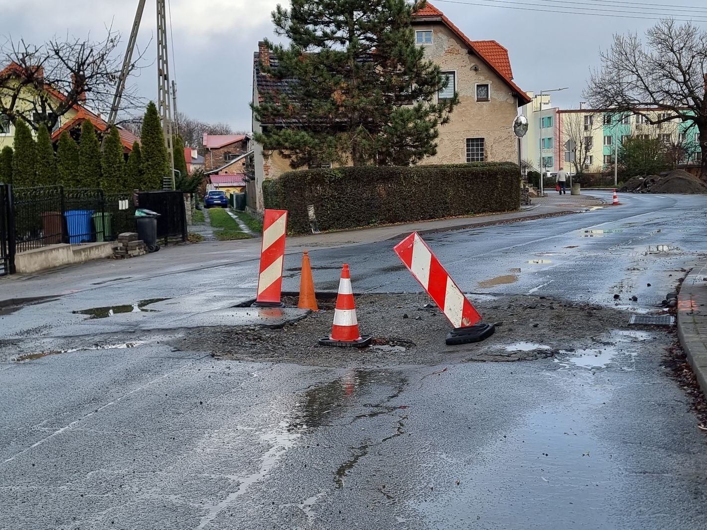 drogowcy-remontuja-cieplicka-129244