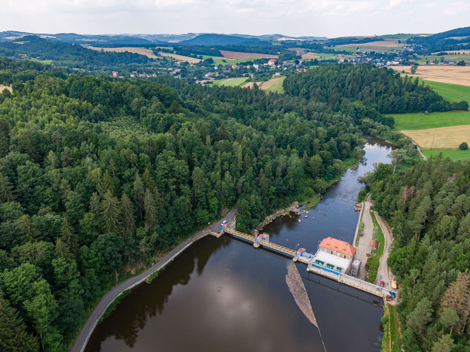 jezioro-modre-malowniczy-zakatek-doliny-bobru-129311
