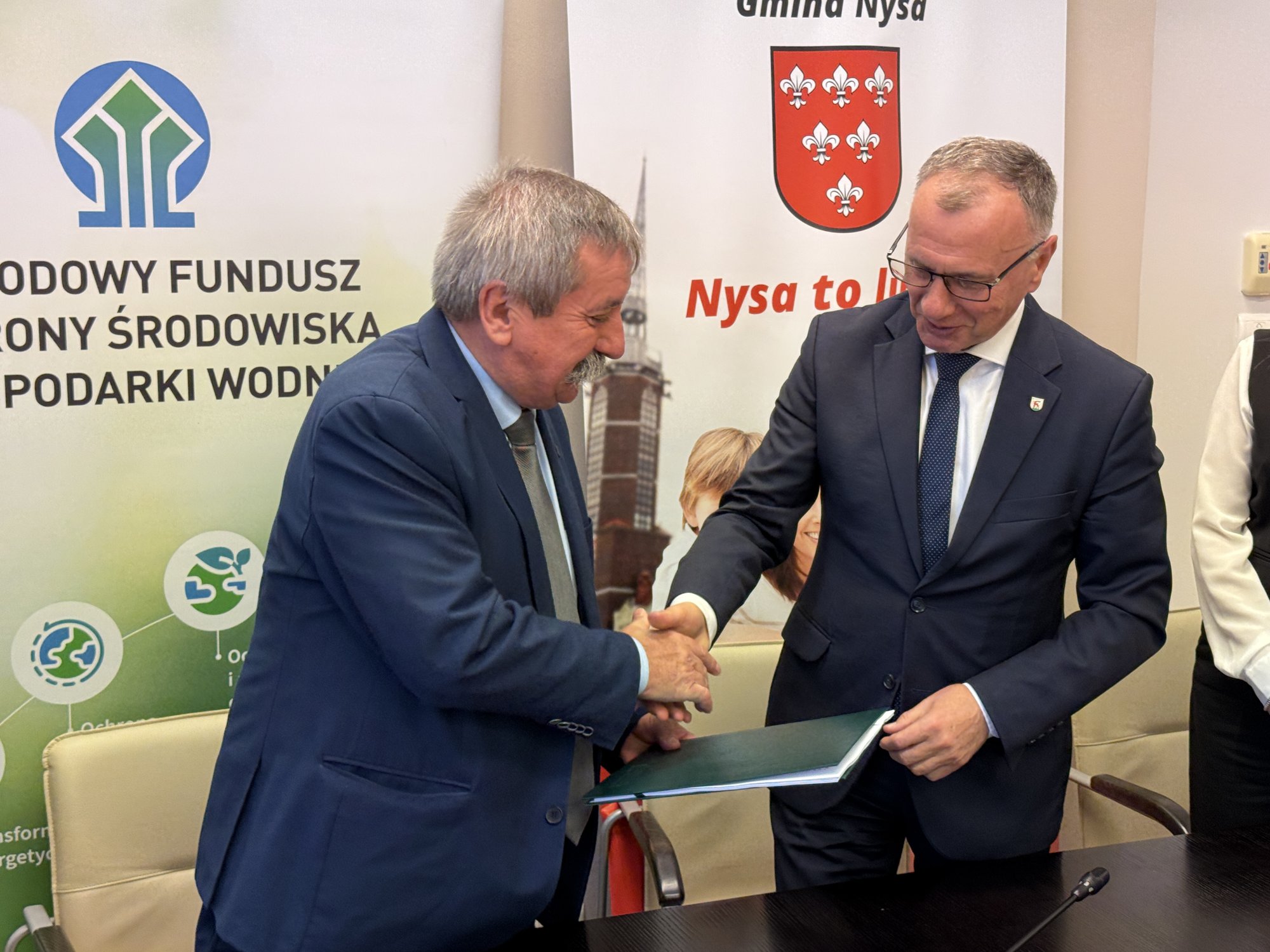 goraca-woda-zasili-miasto-129371