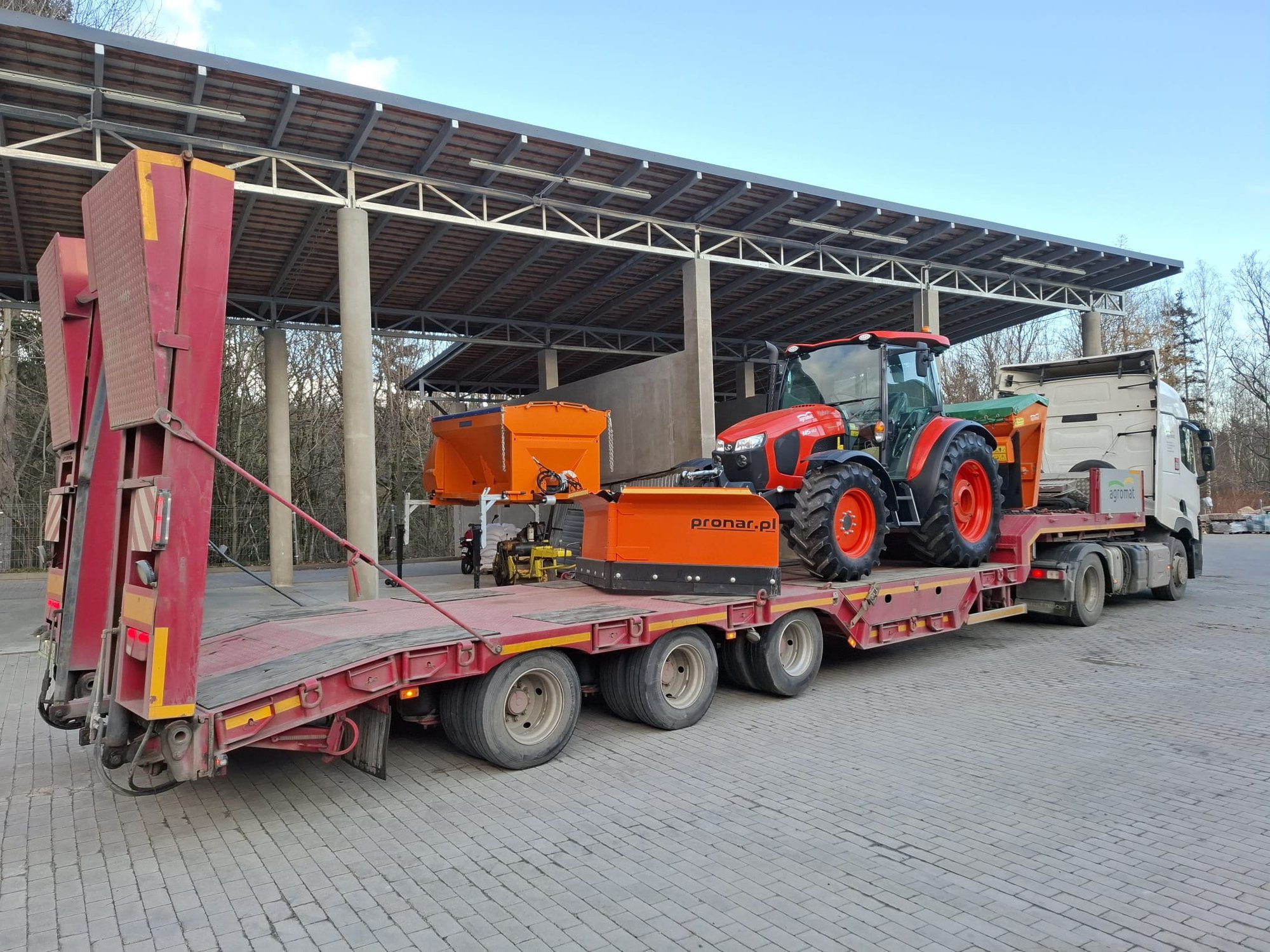 traktor-pomoze-odsniezyc-kurort-129376