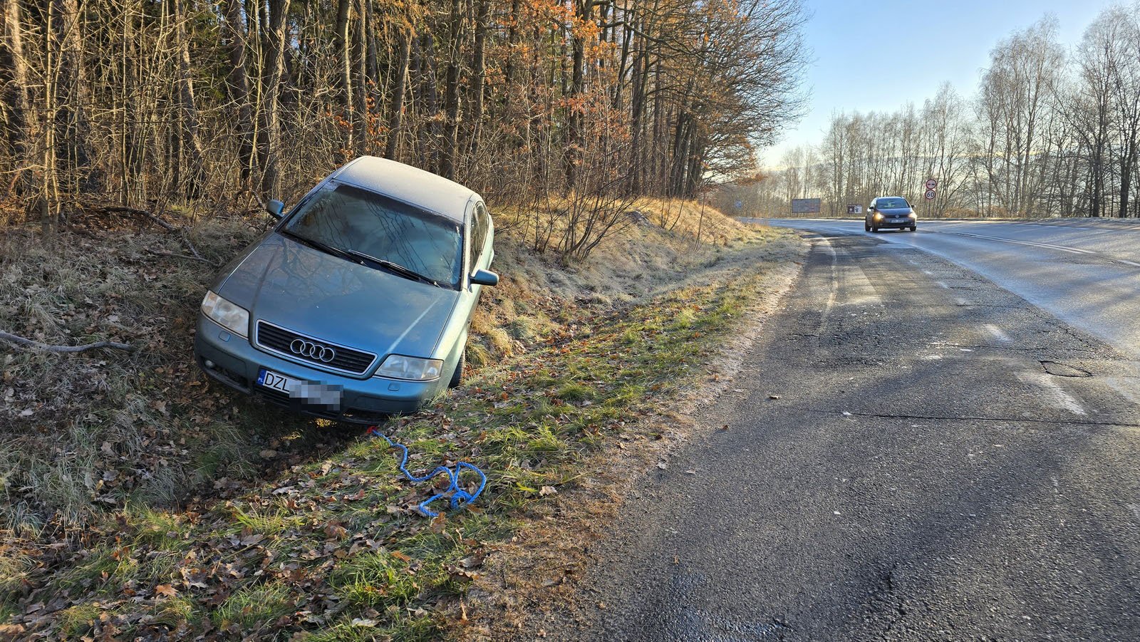 slisko-na-drogach-audi-w-rowie-129408