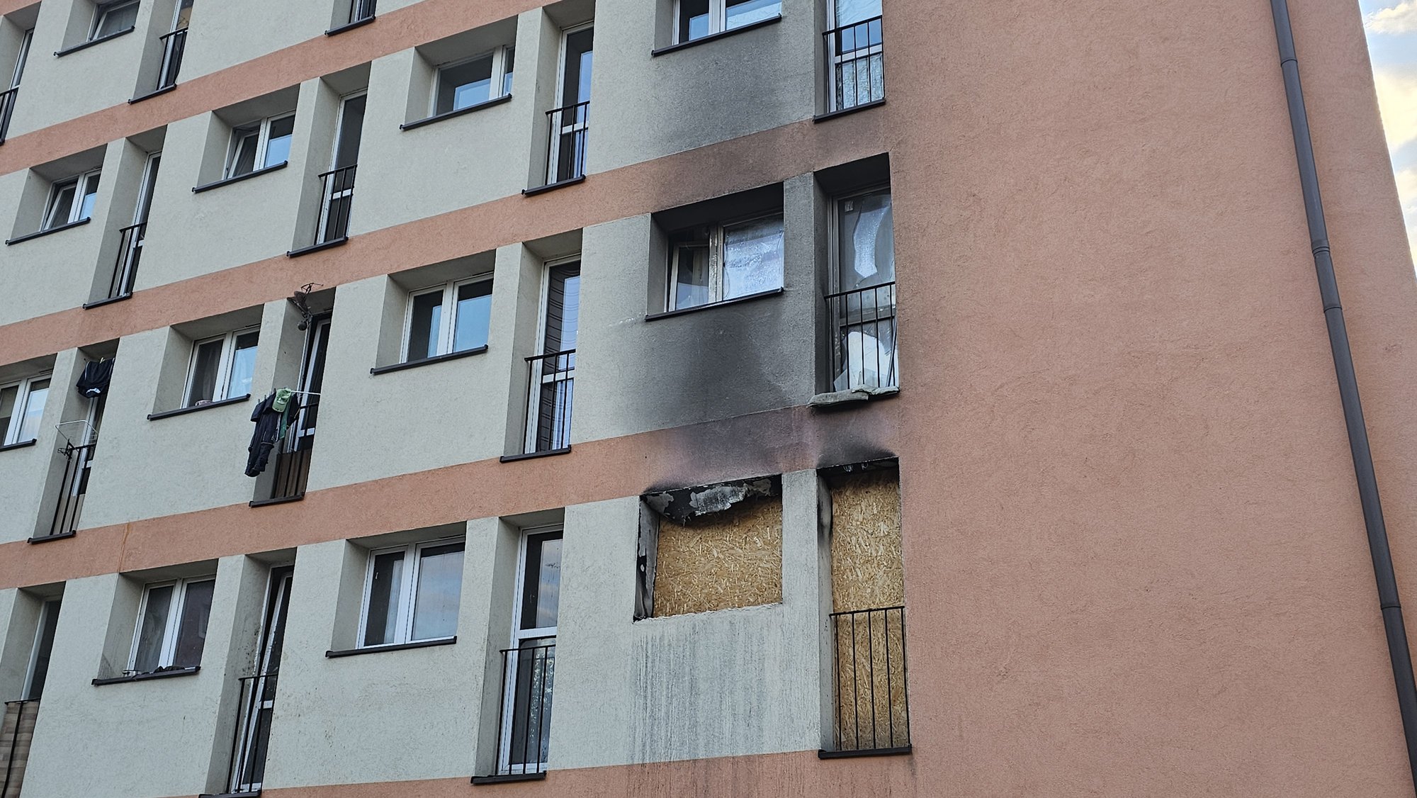 przetarg-na-remont-pietra-w-bloku-socjalnym-129419