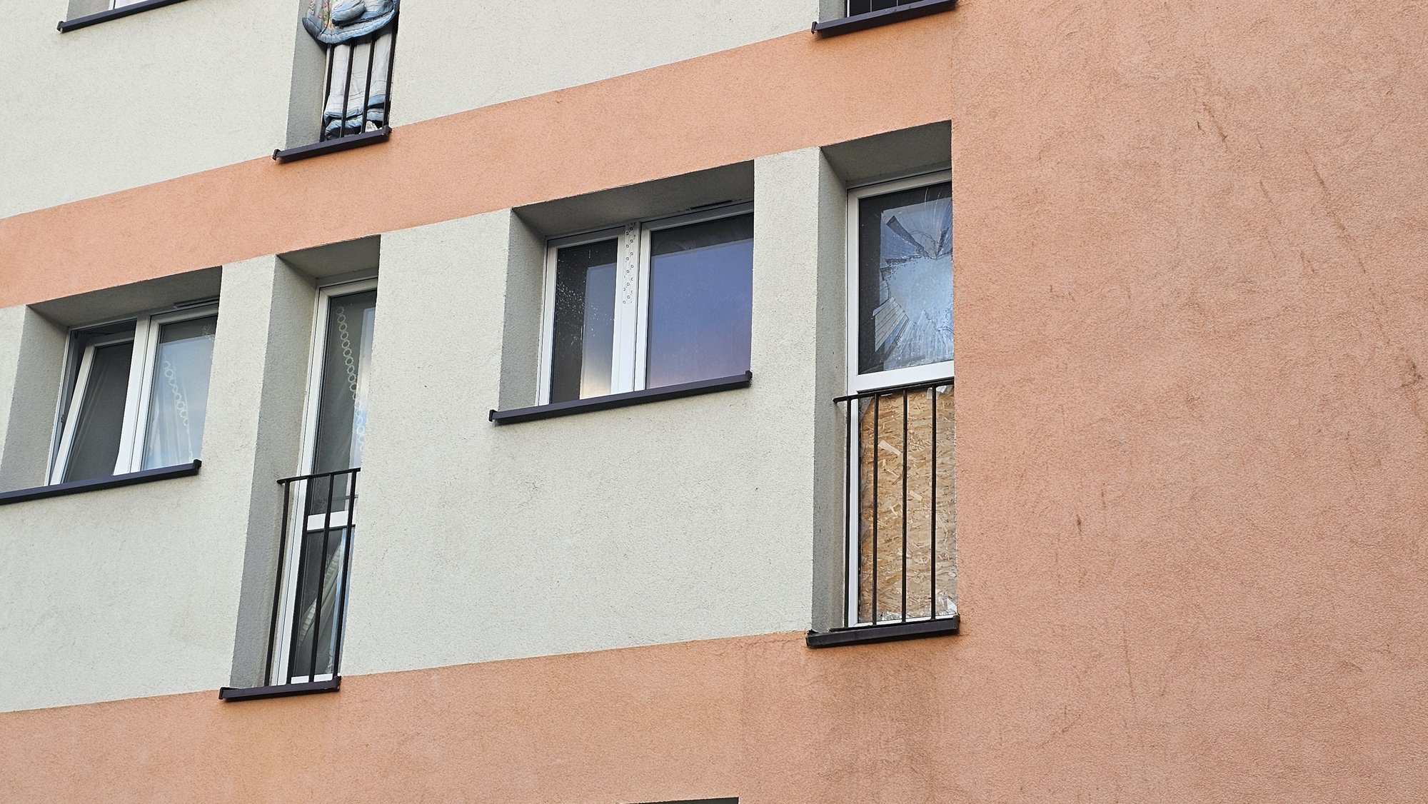 przetarg-na-remont-pietra-w-bloku-socjalnym-129419