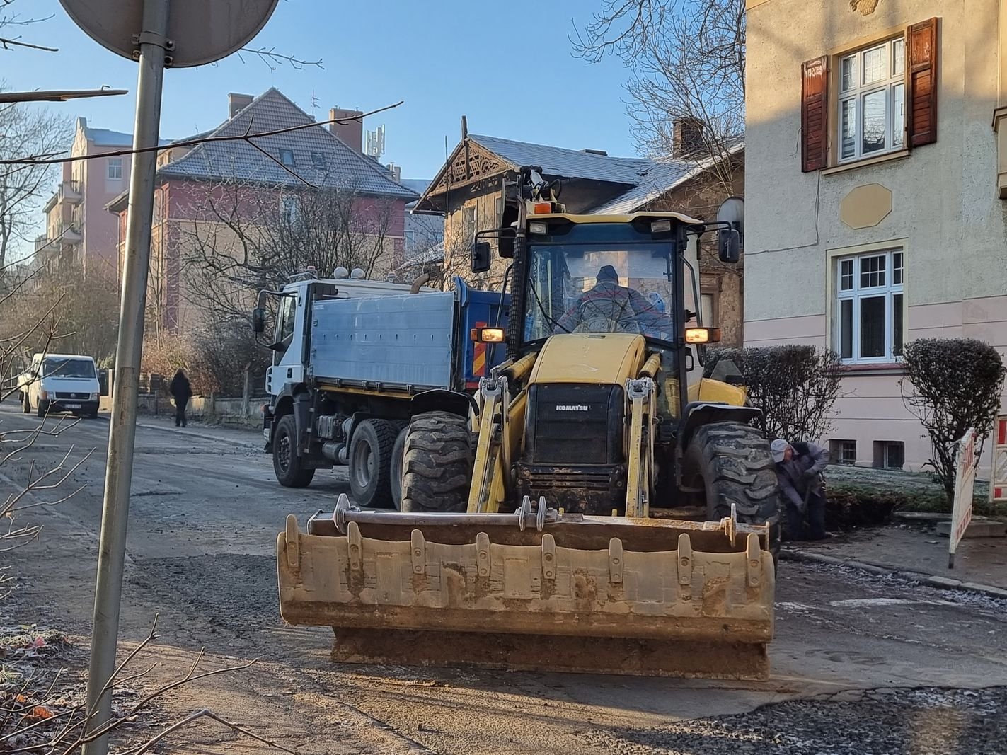 drogowcy-pracuja-na-grabowskiego-129421