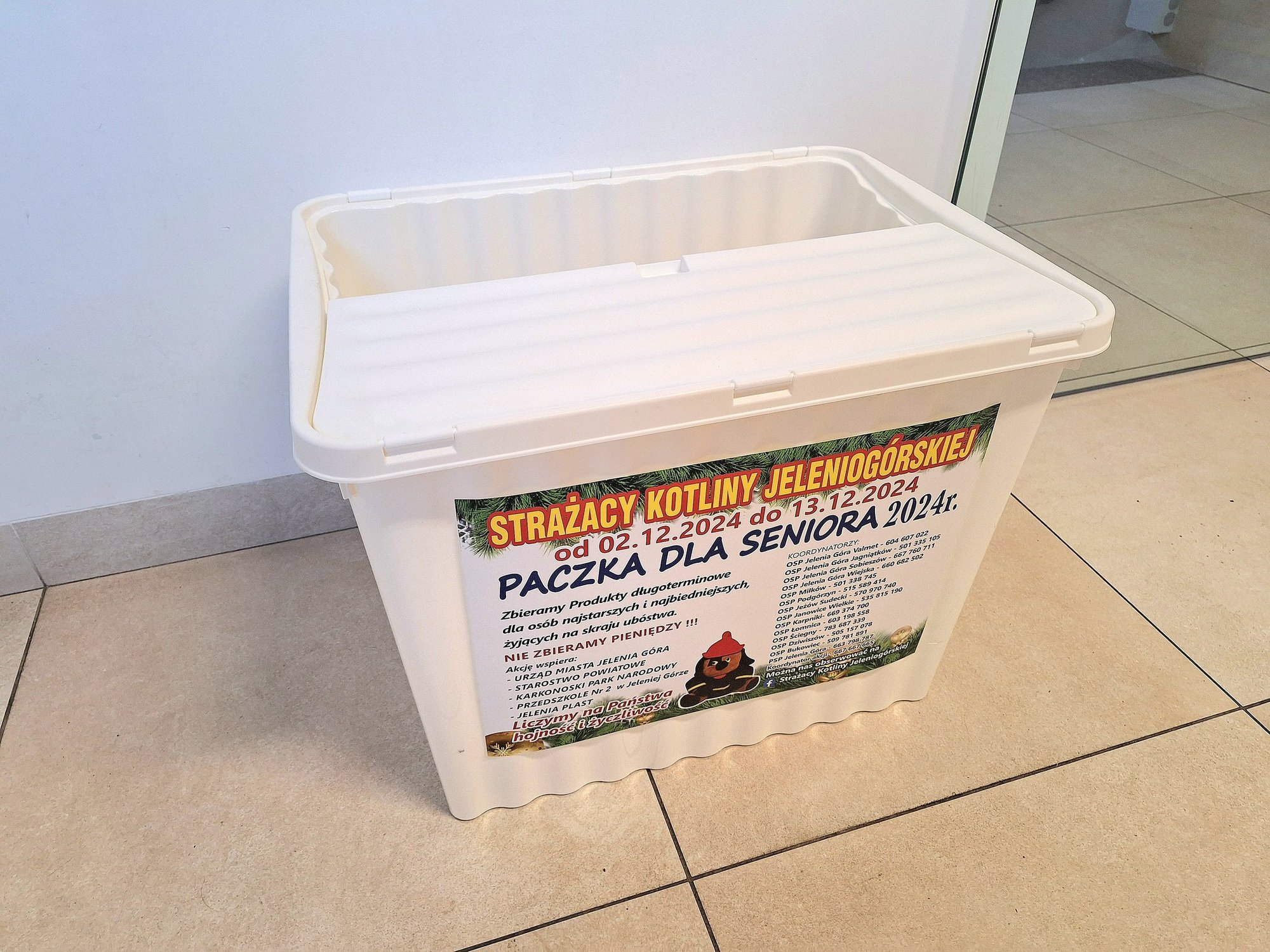 powiat-wacza-sie-w-paczke-dla-seniora-129464