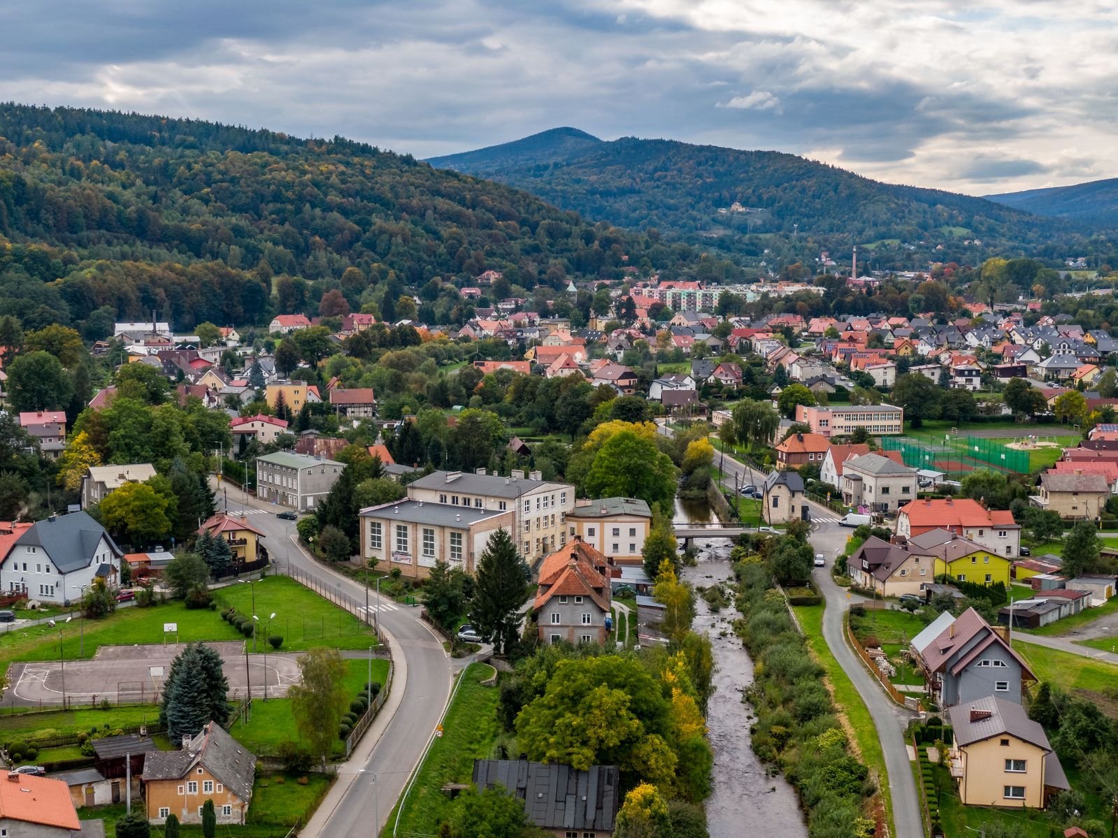 w-piechowicach-stawki-rosna-129479