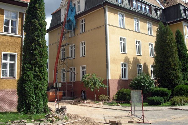 Mury dawnego Centrum Szkolenia Radioelektronicznego kryją wiele
