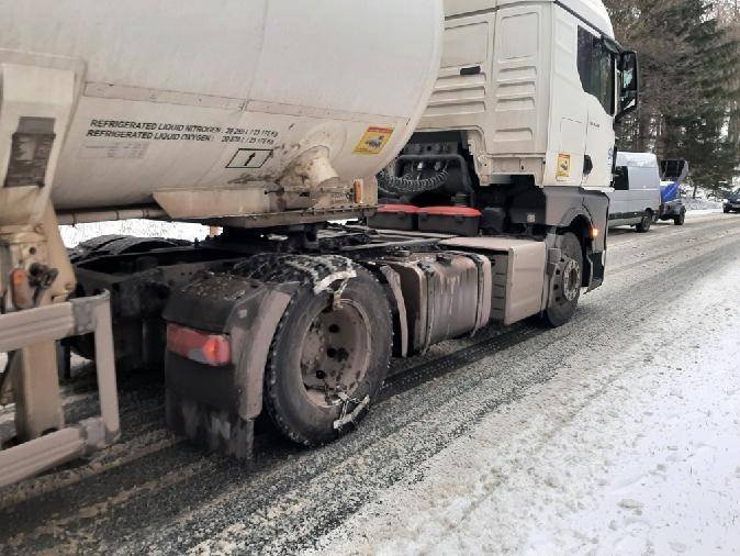 cysterna-na-przeeczy-kowarskiej-uwaga-slisko-129515