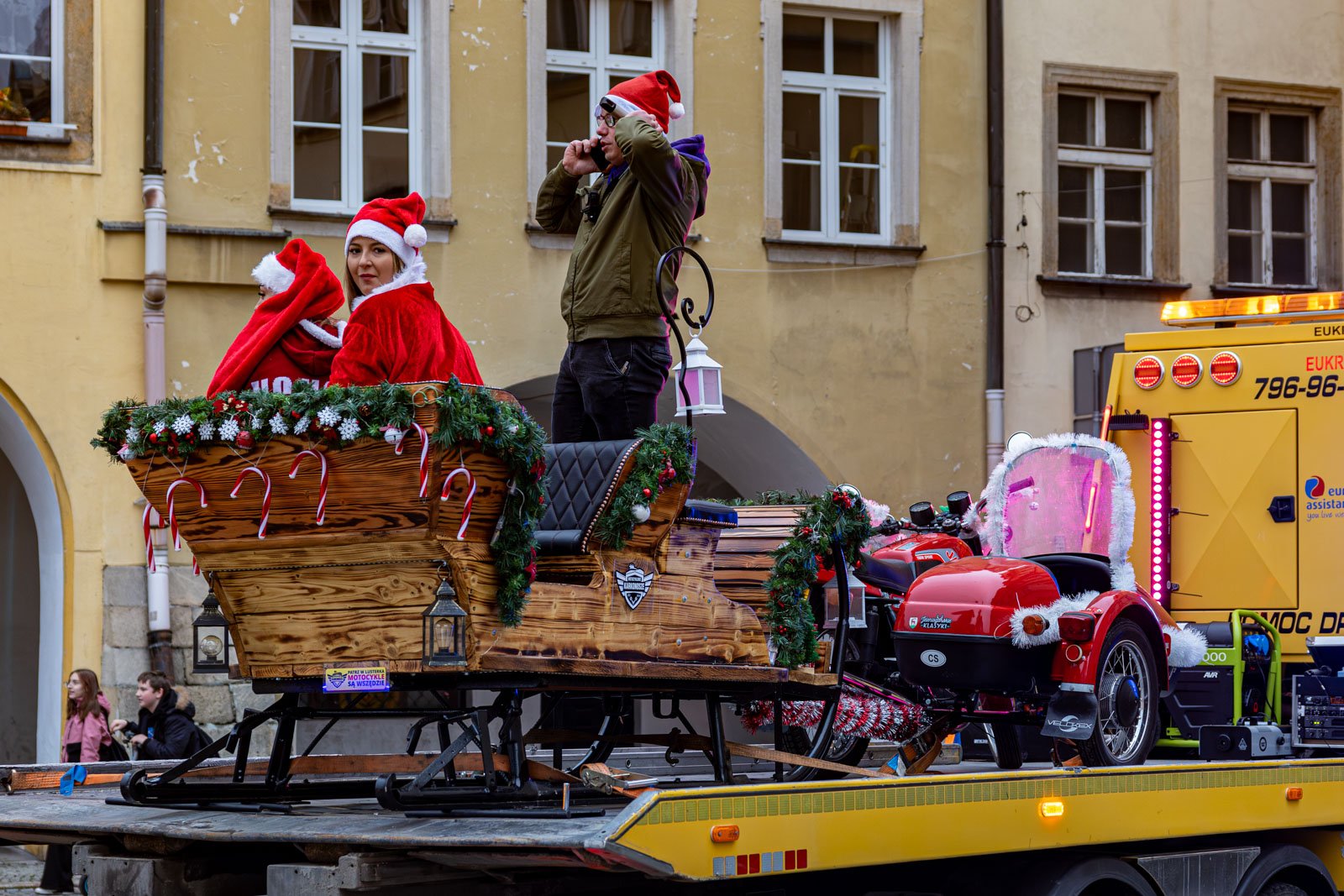 magiczne-swieta-w-jeleniej-gorze-miasto-rozbyso-129533
