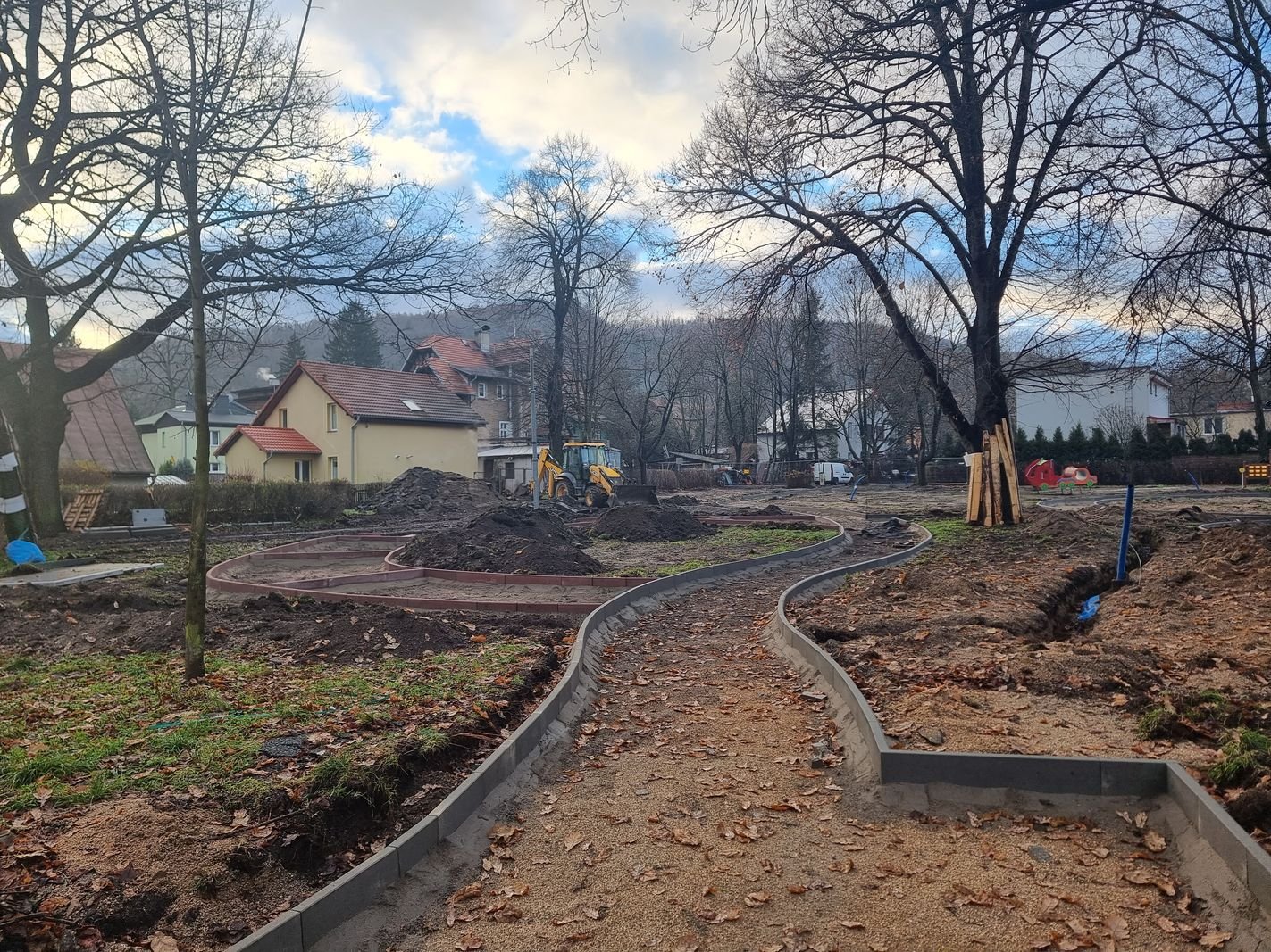 odnowiony-plac-zabaw-z-budzetu-obywatelskiego-129538