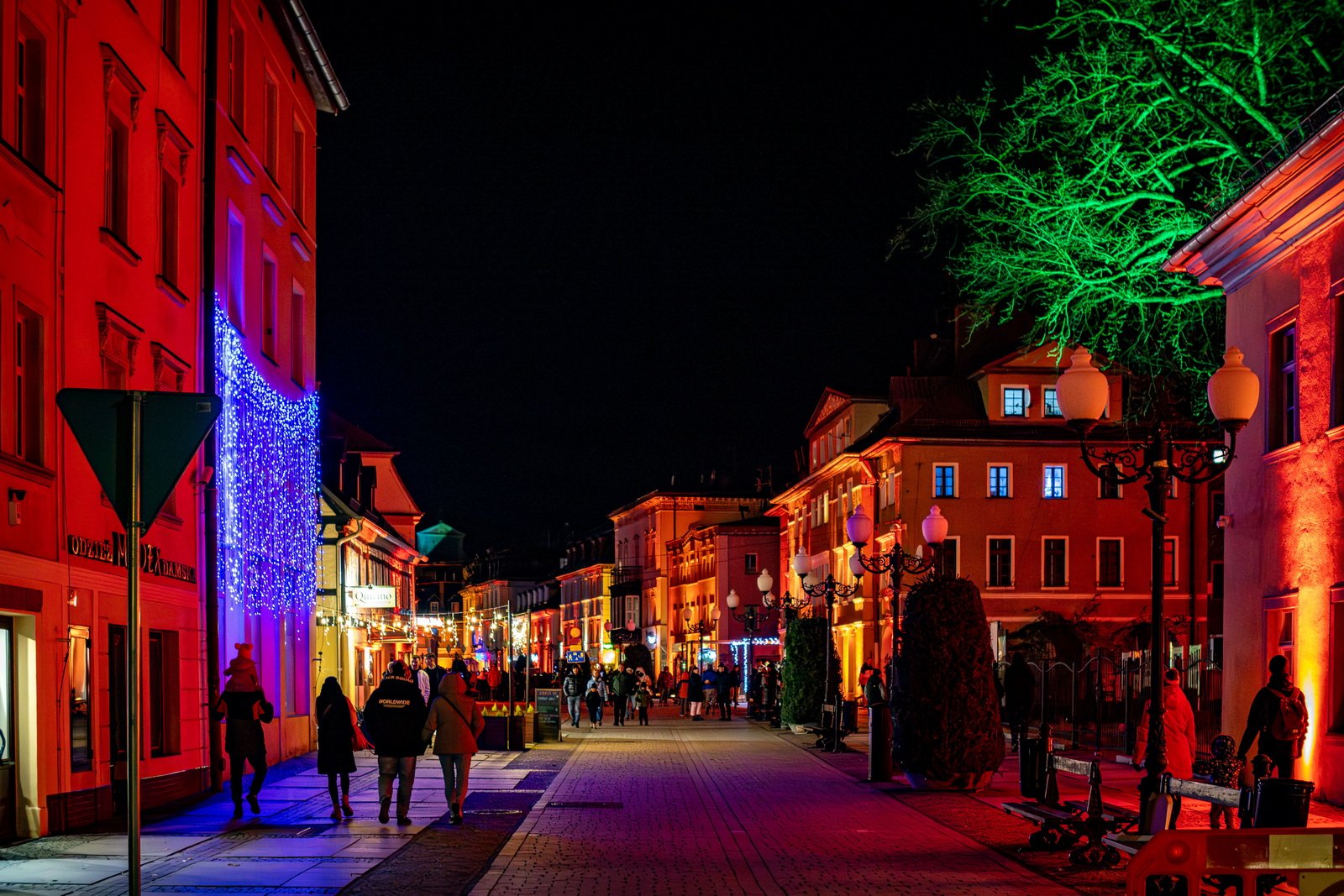 kolorowe-cieplice-rozswietlone-festiwalem-swiata-129549