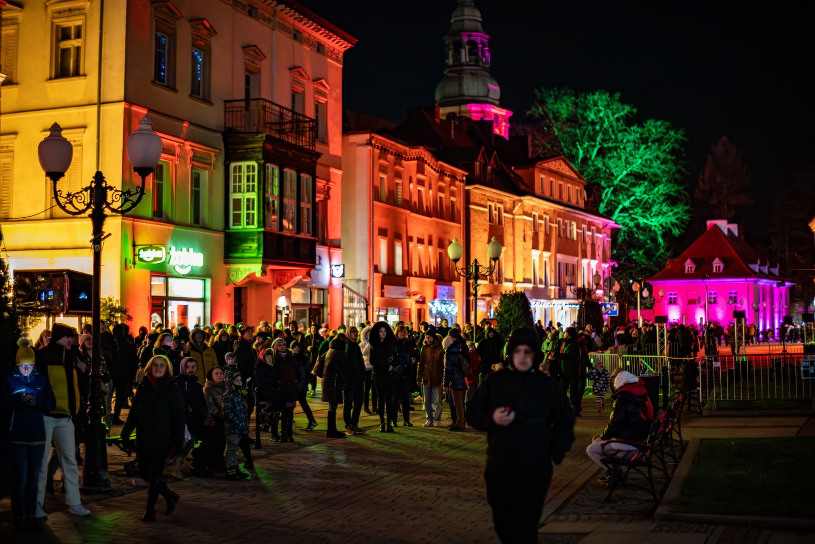 kolorowe-cieplice-rozswietlone-festiwalem-swiata-129549