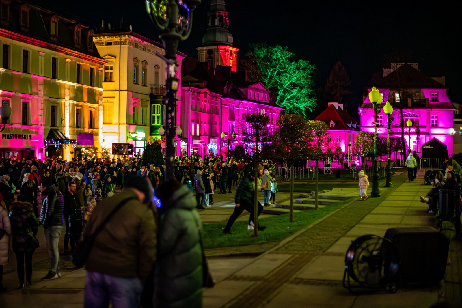 kolorowe-cieplice-rozswietlone-festiwalem-swiata-129549
