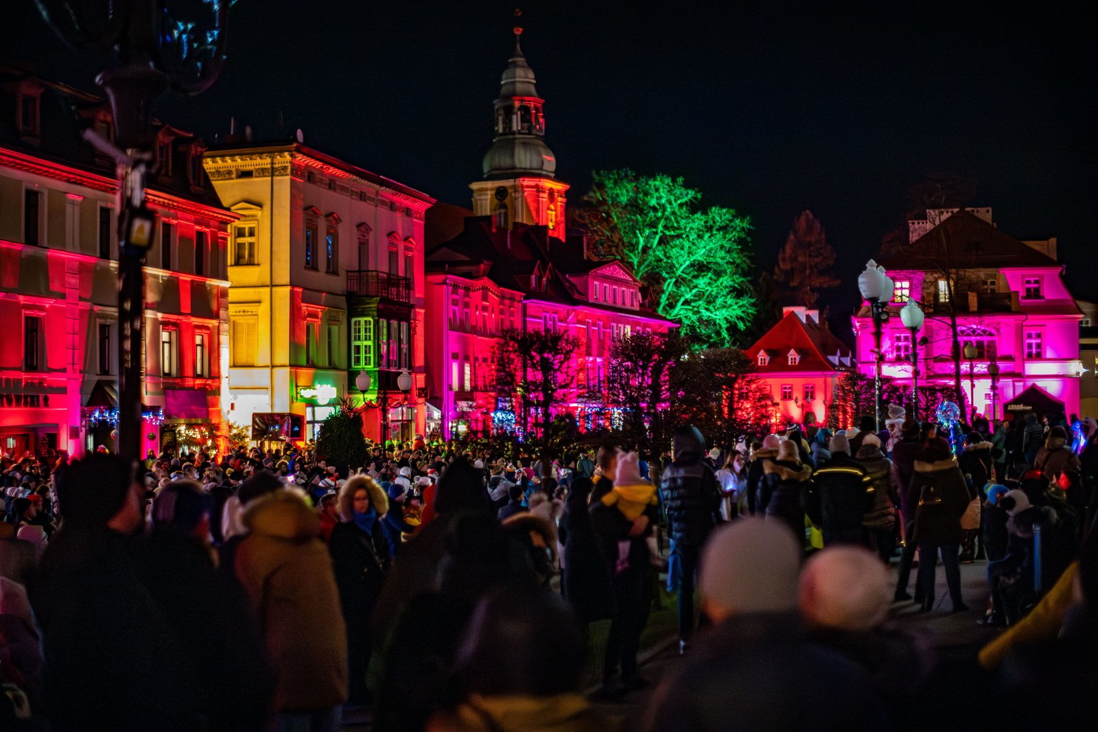 kolorowe-cieplice-rozswietlone-festiwalem-swiata-129549