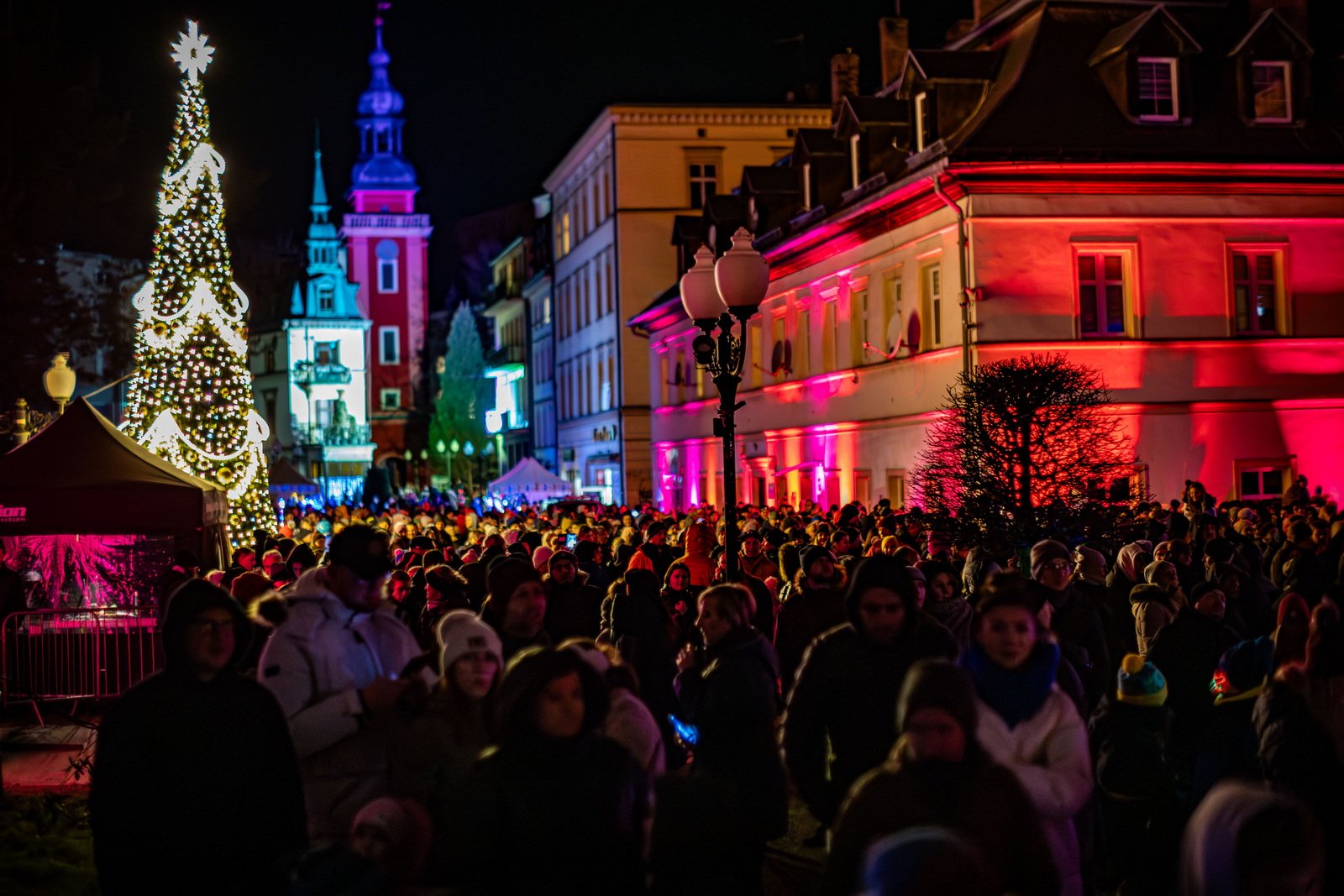 kolorowe-cieplice-rozswietlone-festiwalem-swiata-129549