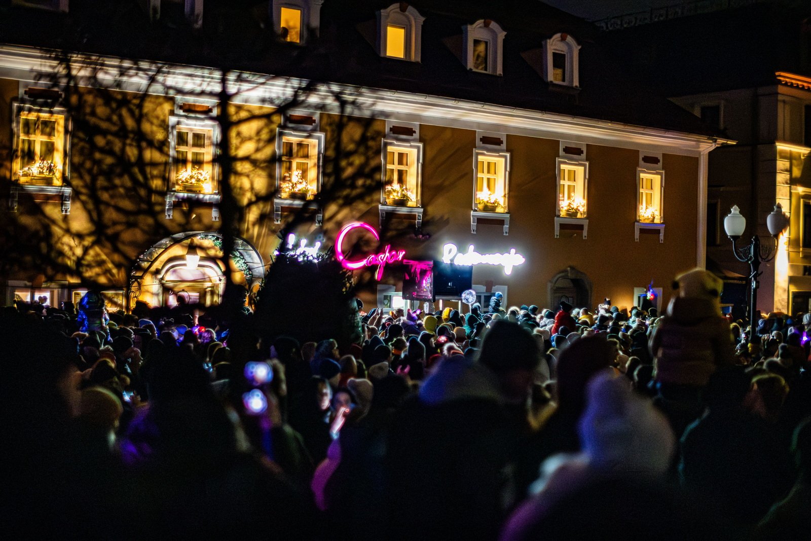 kolorowe-cieplice-rozswietlone-festiwalem-swiata-129549