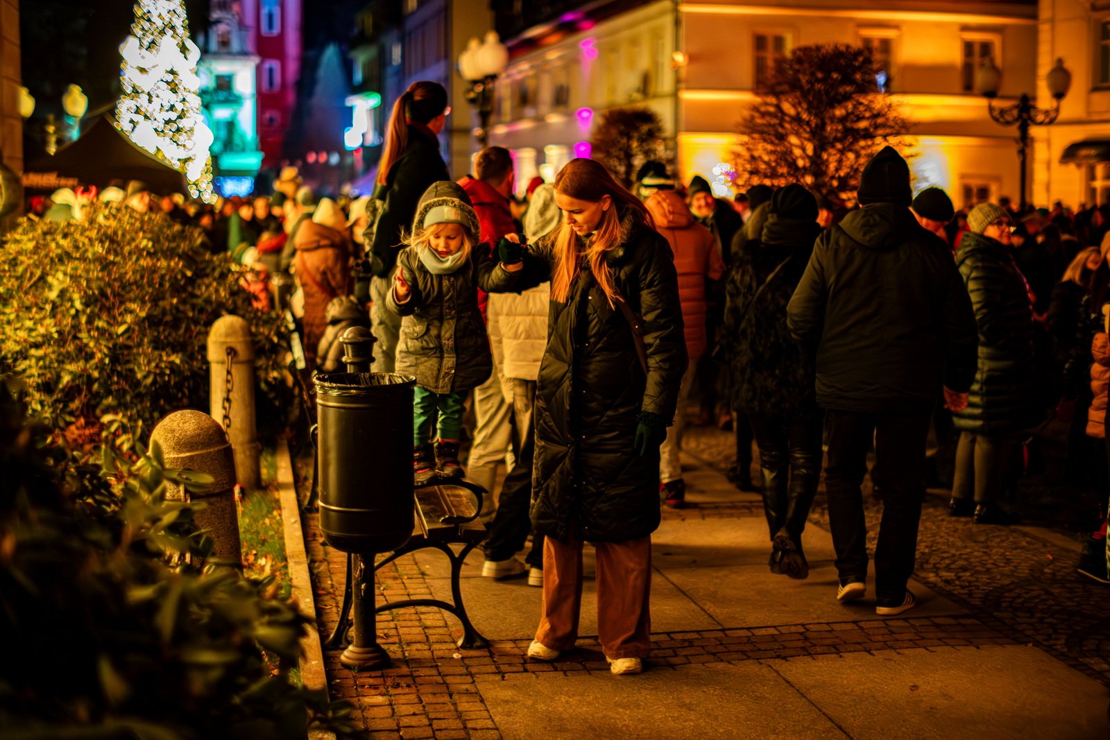 kolorowe-cieplice-rozswietlone-festiwalem-swiata-129549