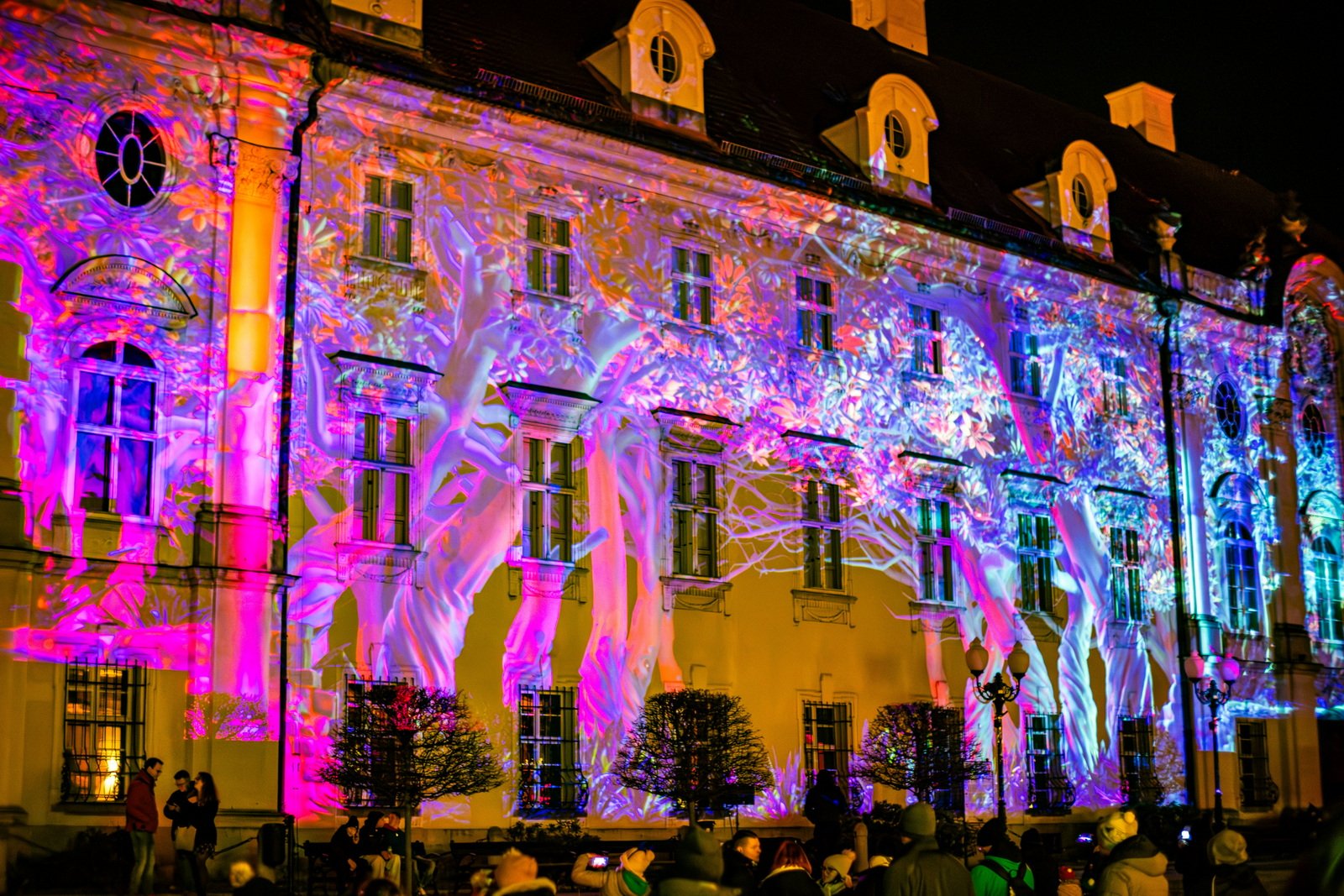 kolorowe-cieplice-rozswietlone-festiwalem-swiata-129549