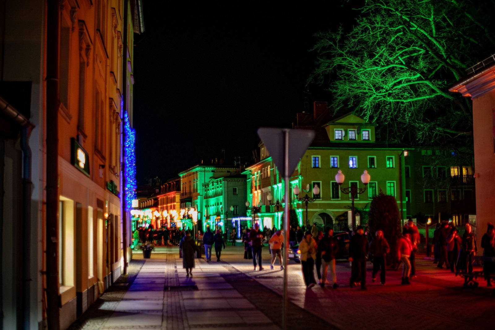 kolorowe-cieplice-rozswietlone-festiwalem-swiata-129549
