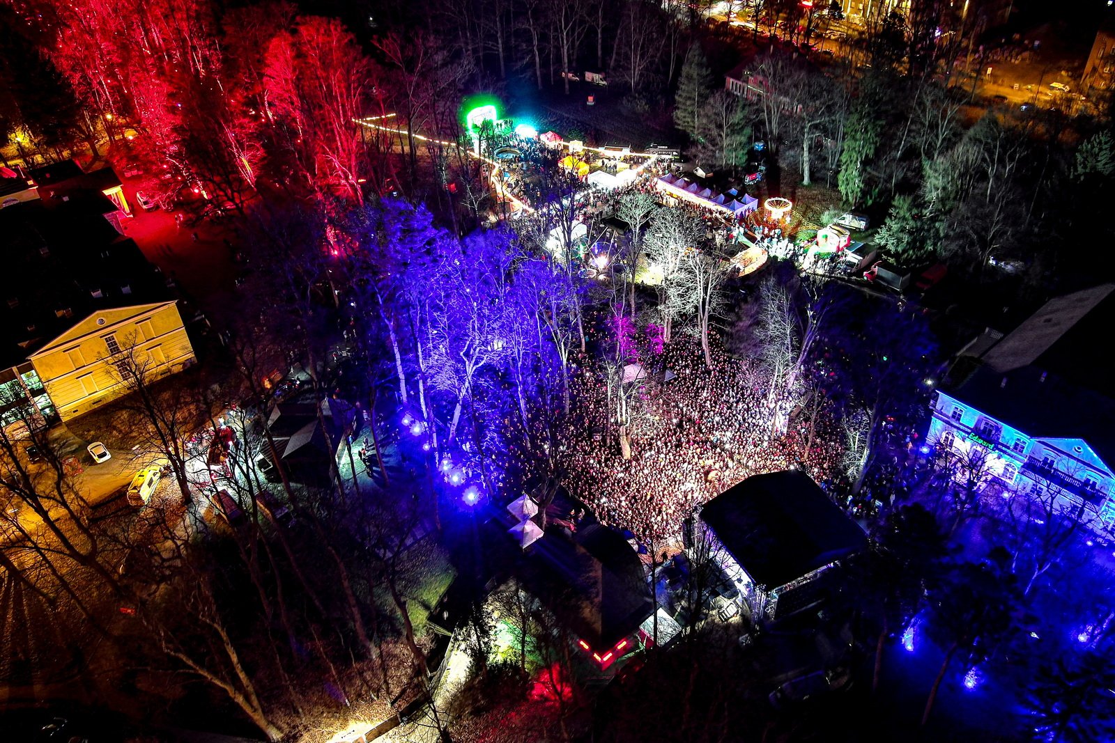 kolorowe-cieplice-rozswietlone-festiwalem-swiata-129549