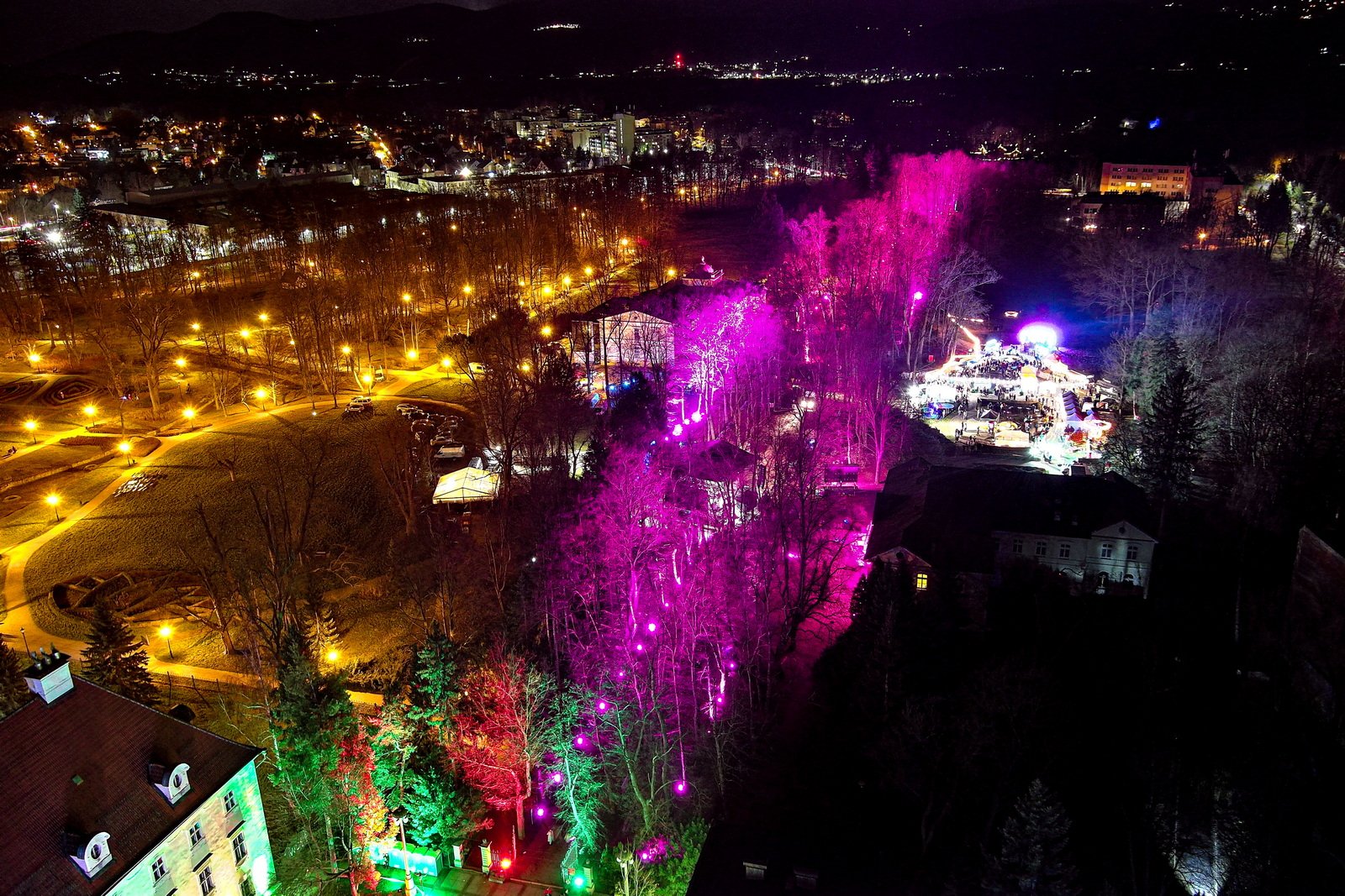 kolorowe-cieplice-rozswietlone-festiwalem-swiata-129549