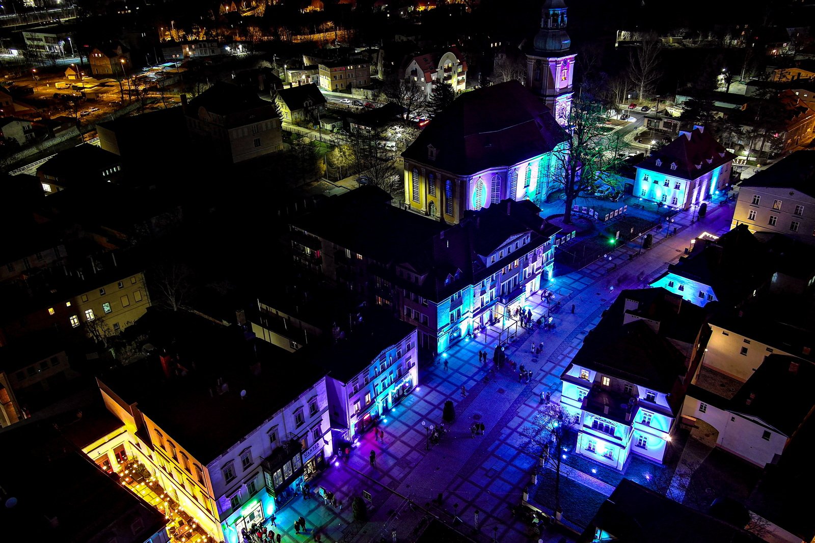 kolorowe-cieplice-rozswietlone-festiwalem-swiata-129549