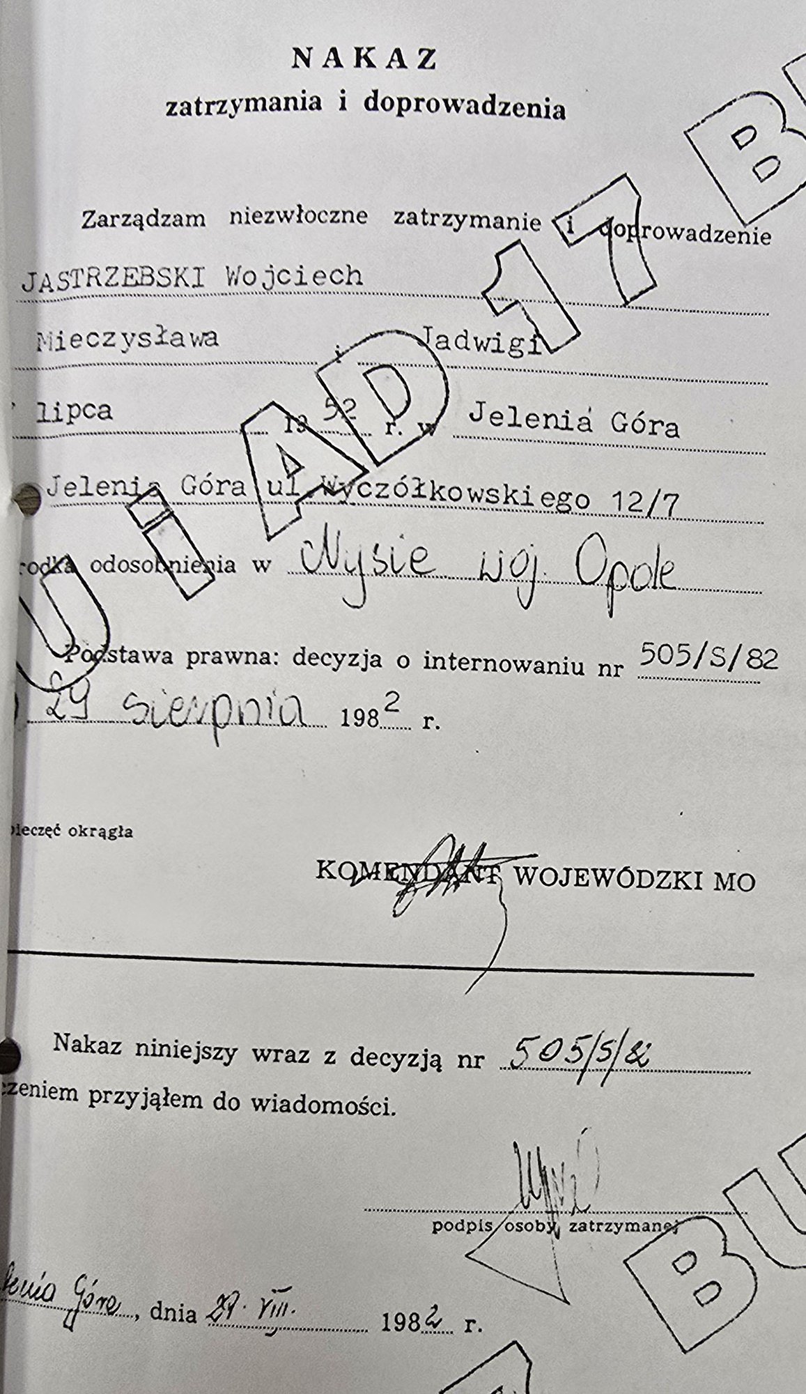 9-gornikow-zgineo-a-10-tysiecy-osob-uwieziono-129691
