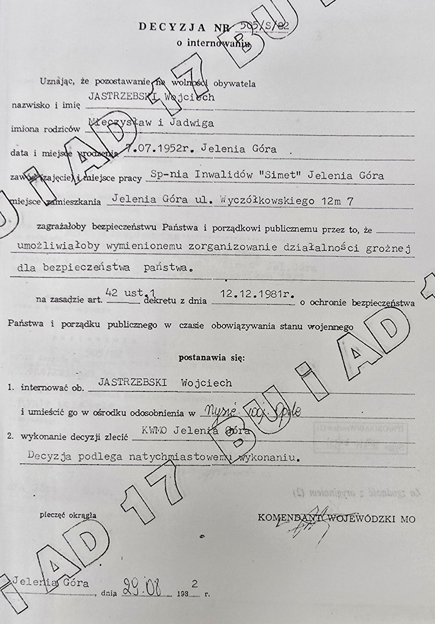 9-gornikow-zgineo-a-10-tysiecy-osob-uwieziono-129691